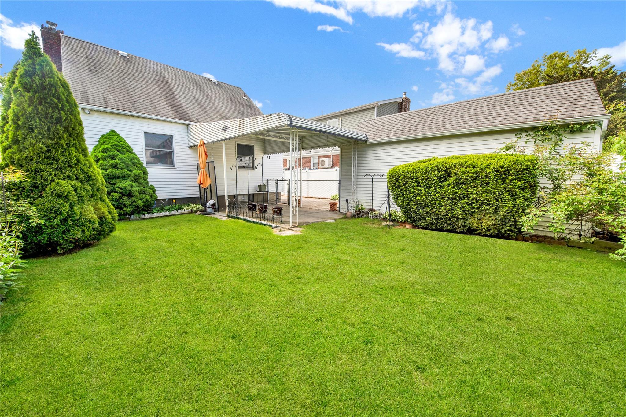 Single Family Irving  Nassau County, NY 11580, MLS-864060-21