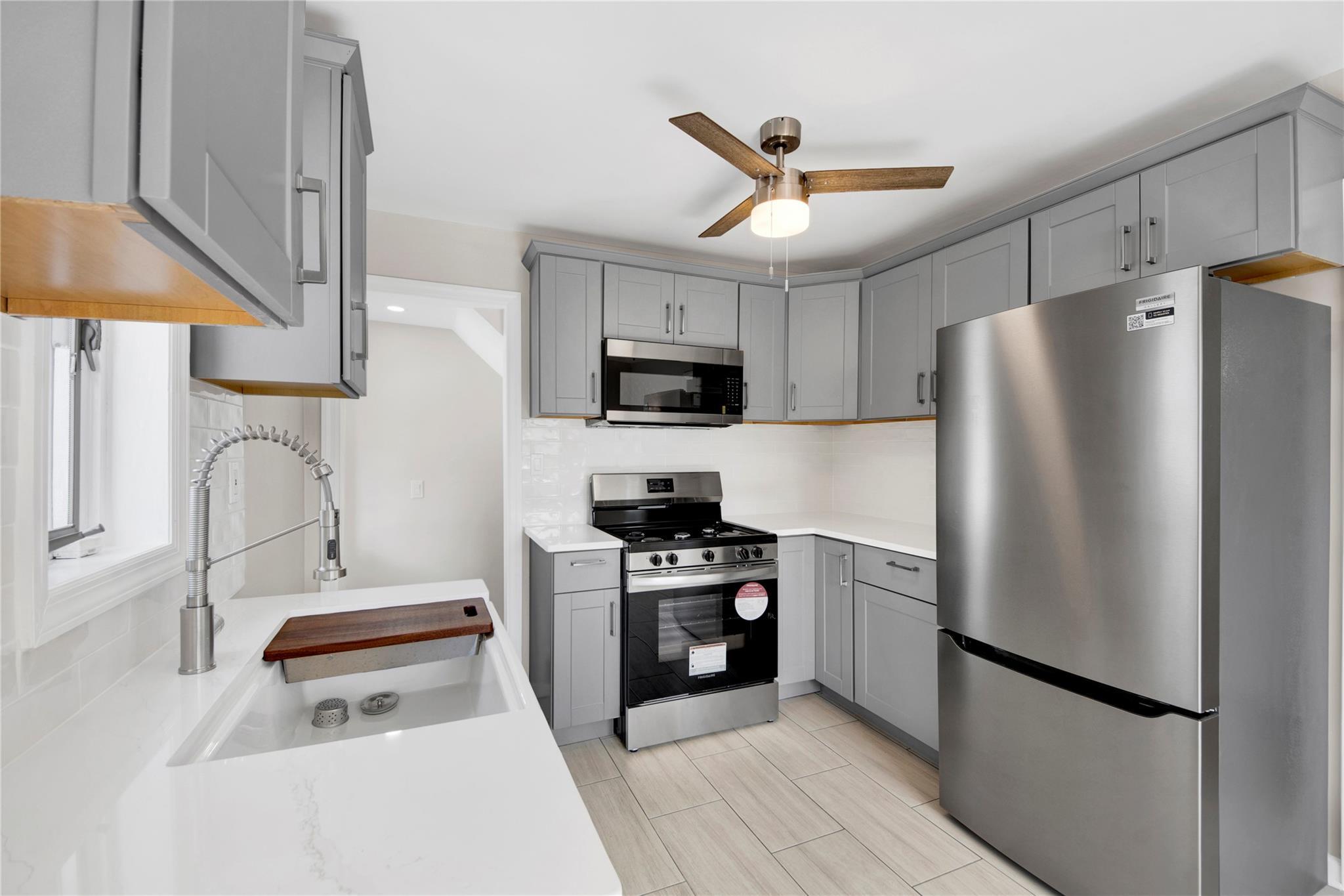 Single Family Irving  Nassau County, NY 11580, MLS-864060-5