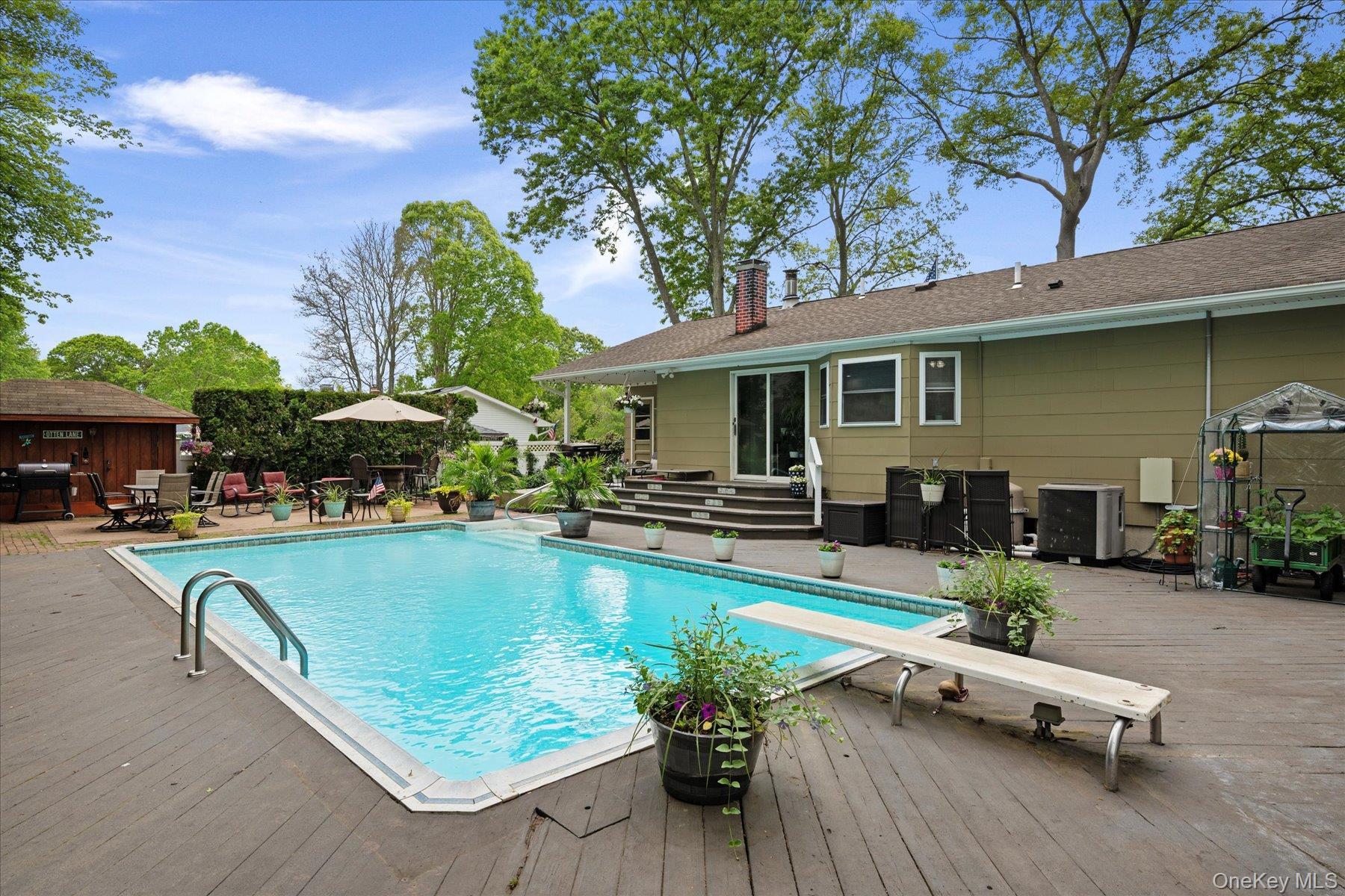 Single Family Debragga Suffolk County, NY 11940, MLS-864084-21