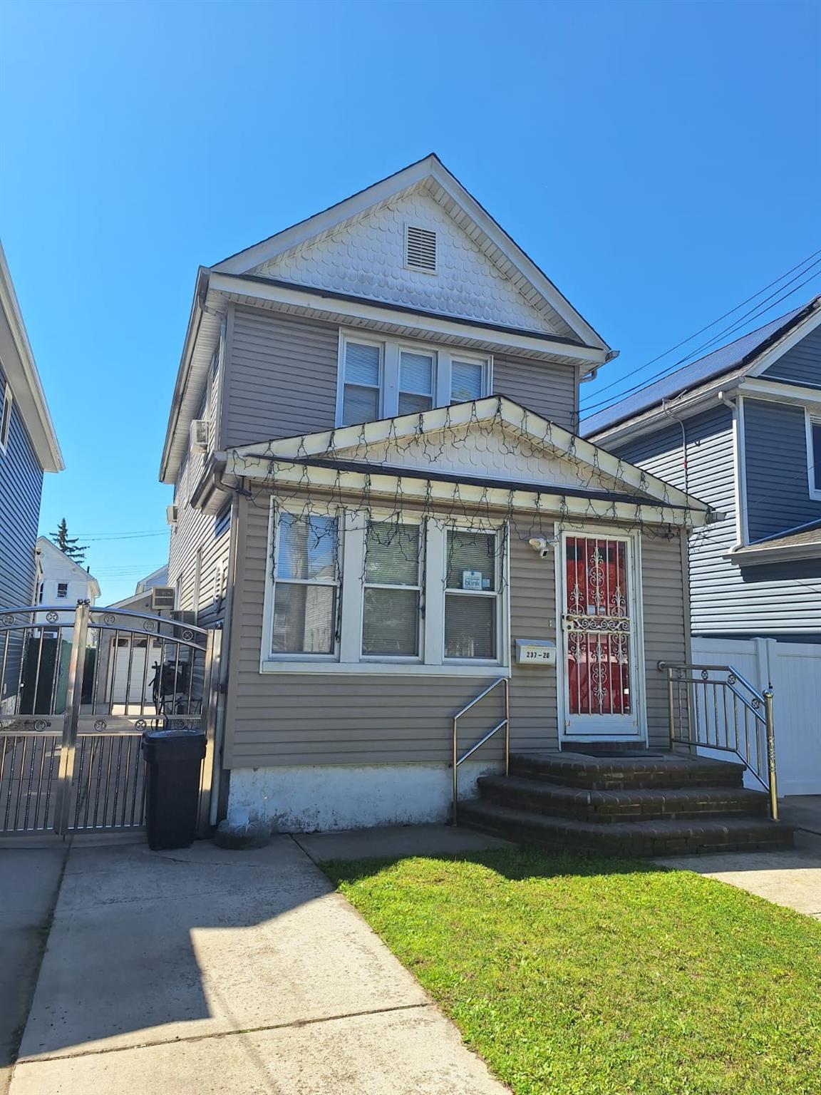 Single Family 93  Queens, NY 11426, MLS-864134-5