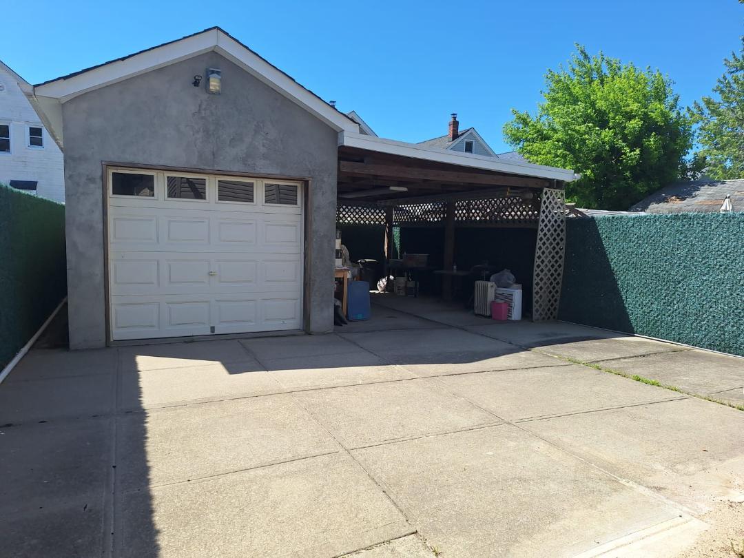 Single Family 93  Queens, NY 11426, MLS-864134-9