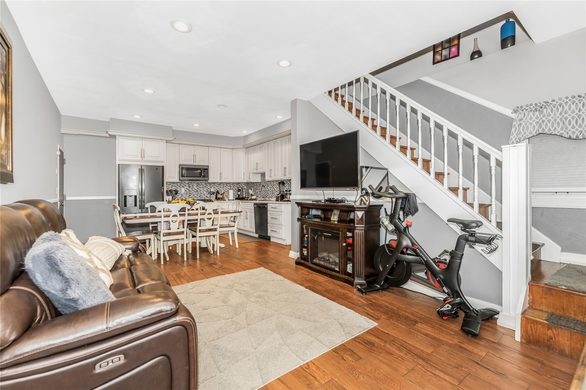 Single Family Mary Lou  Westchester County, NY 10703, MLS-864139-10