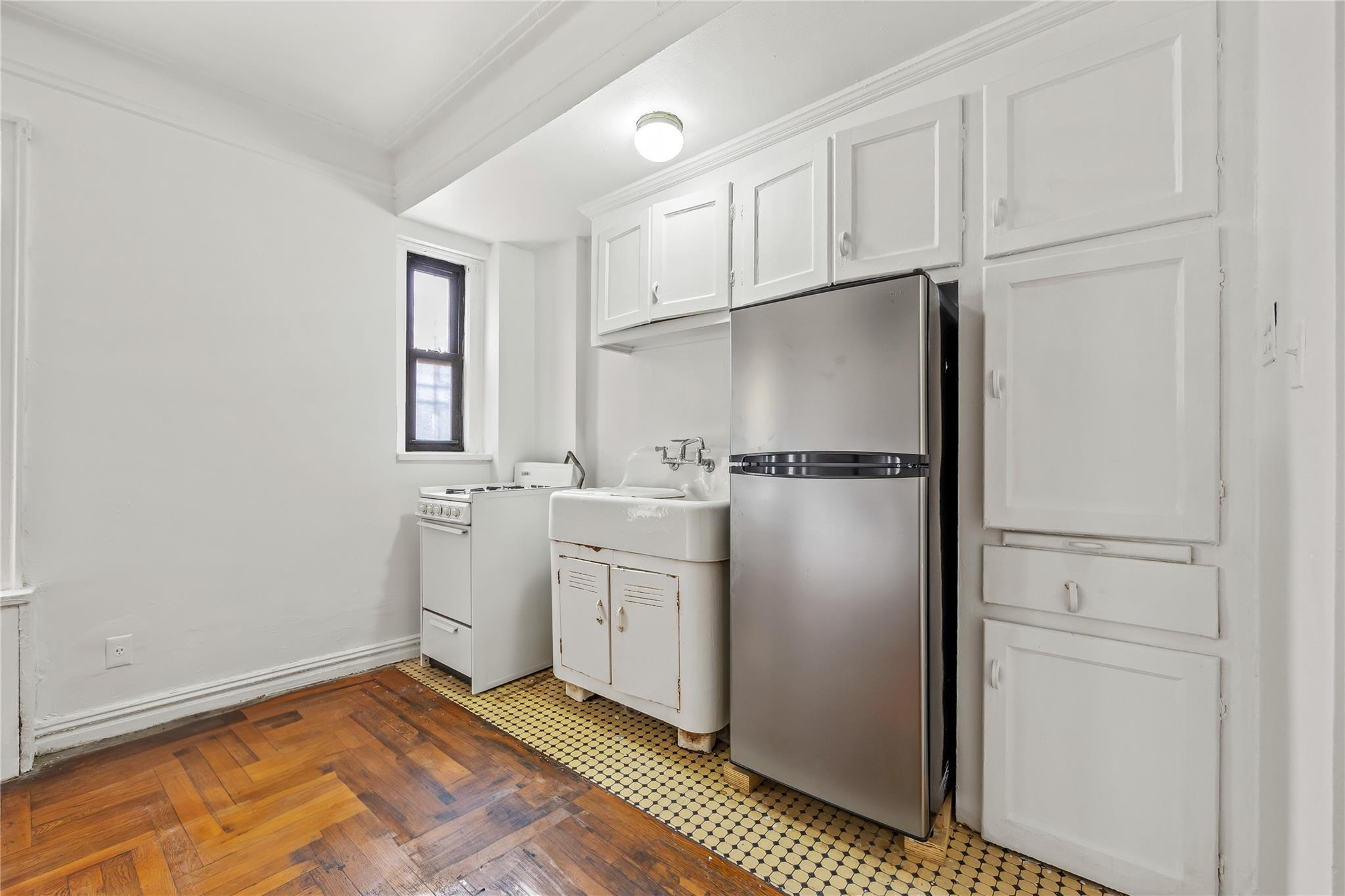 Coop Oliver Place  Bronx, NY 10458, MLS-864187-8
