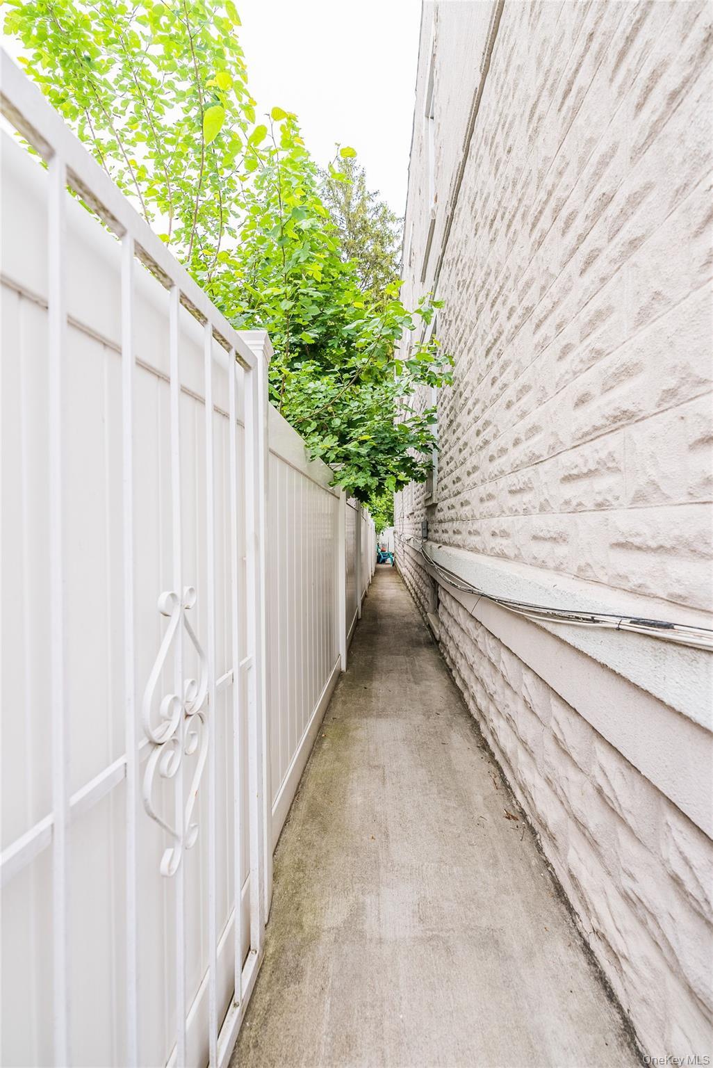 Single Family Etna Brooklyn, NY 11208, MLS-864190-13