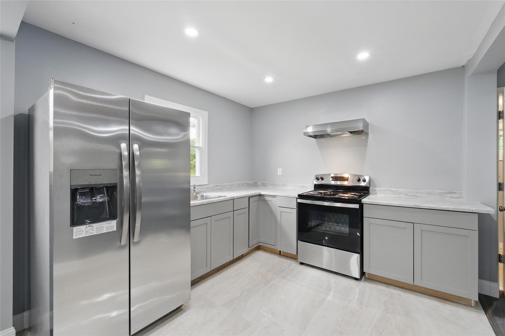 Single Family Broadway/route 9w  Ulster County, NY 12487, MLS-864204-10