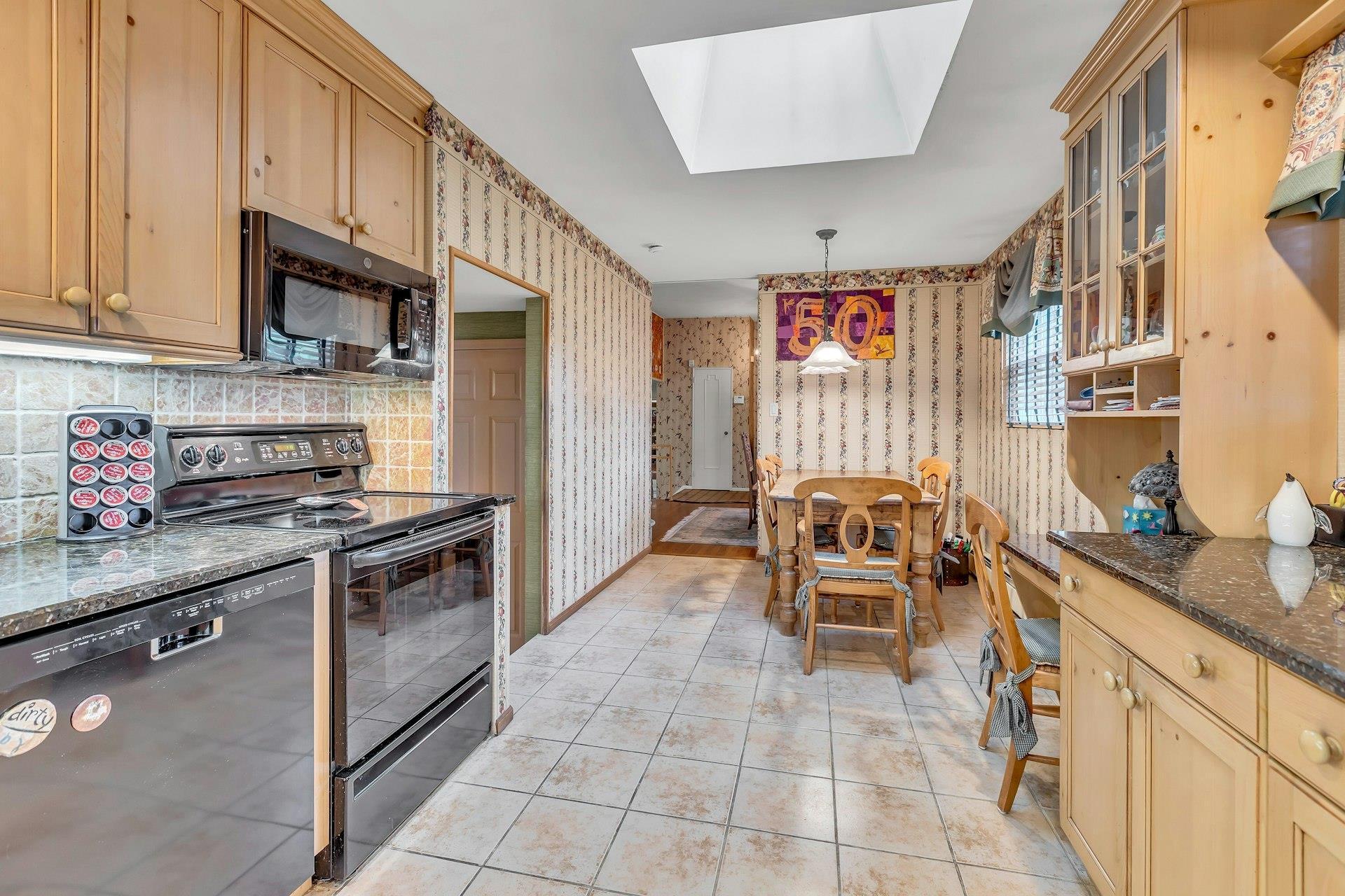 Single Family Warren  Nassau County, NY 11803, MLS-864219-15