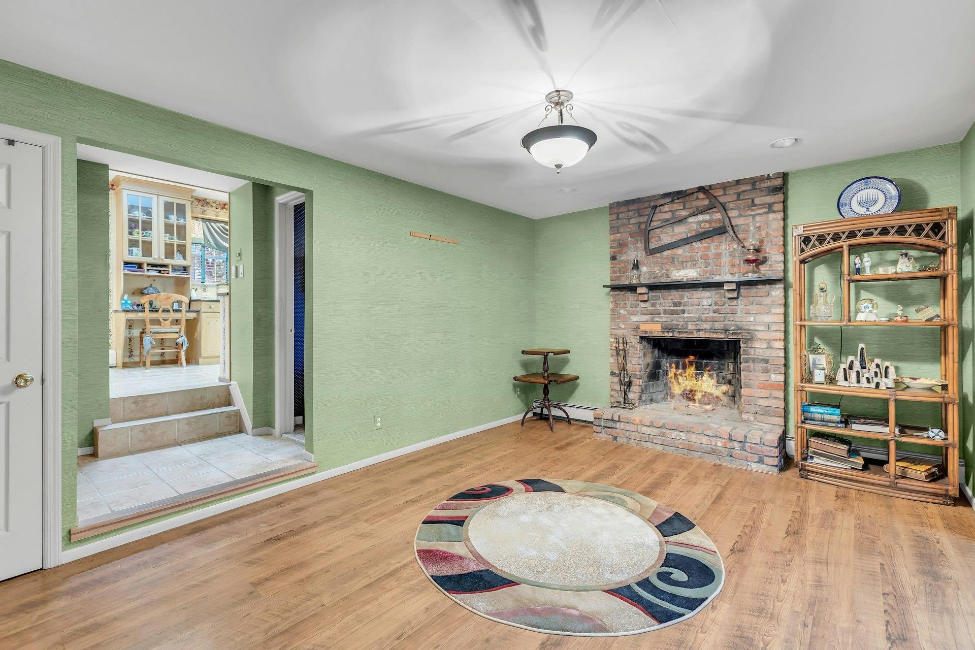 Single Family Warren  Nassau County, NY 11803, MLS-864219-16