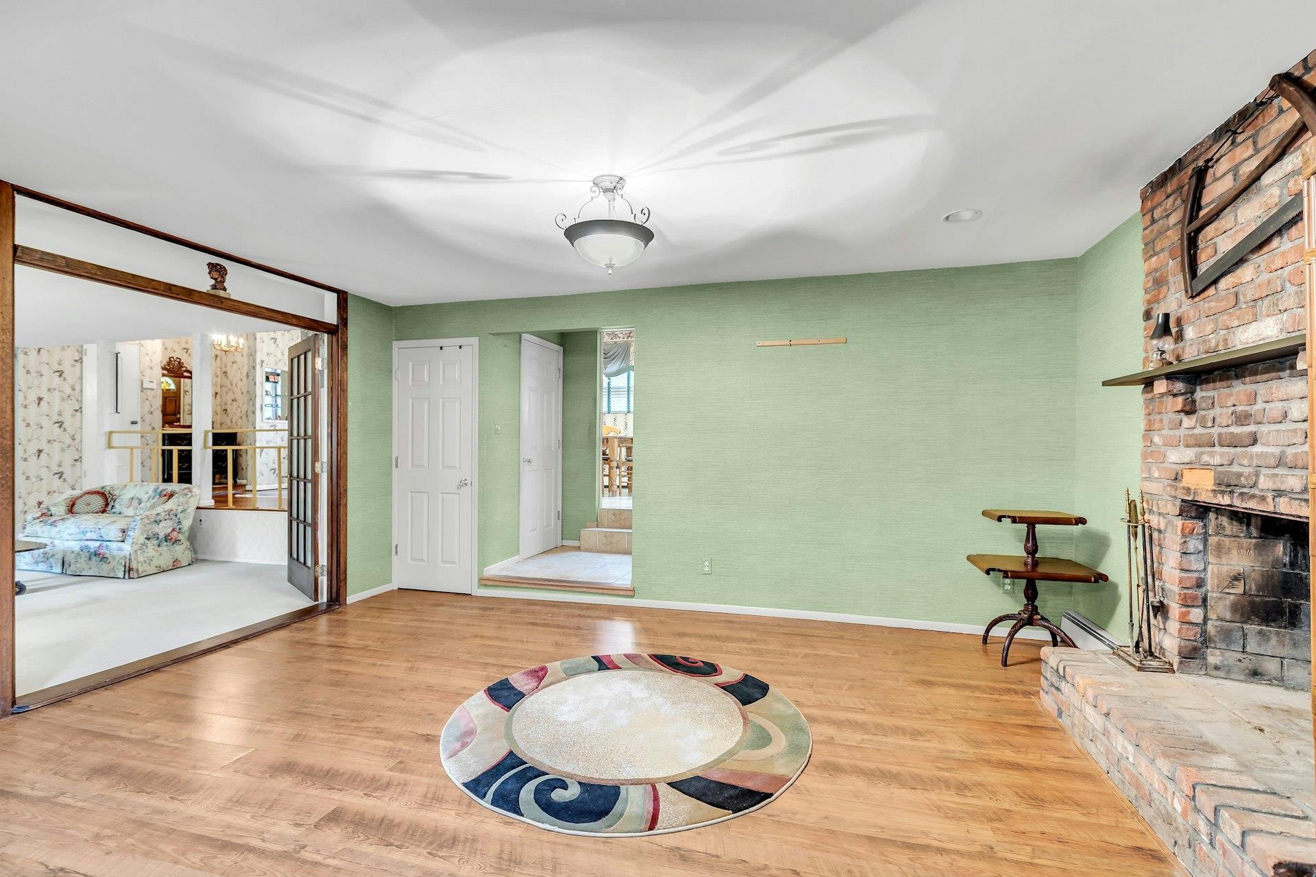 Single Family Warren  Nassau County, NY 11803, MLS-864219-17