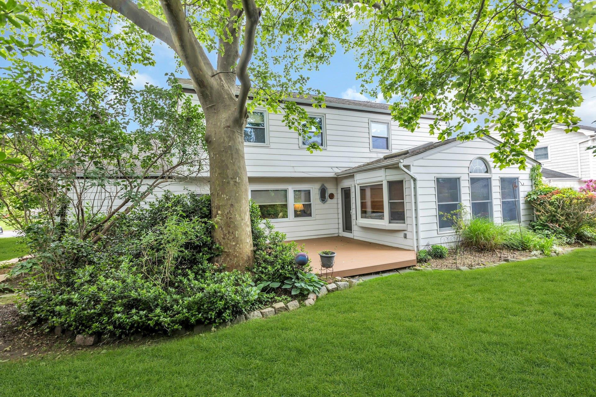 Single Family Warren  Nassau County, NY 11803, MLS-864219-27