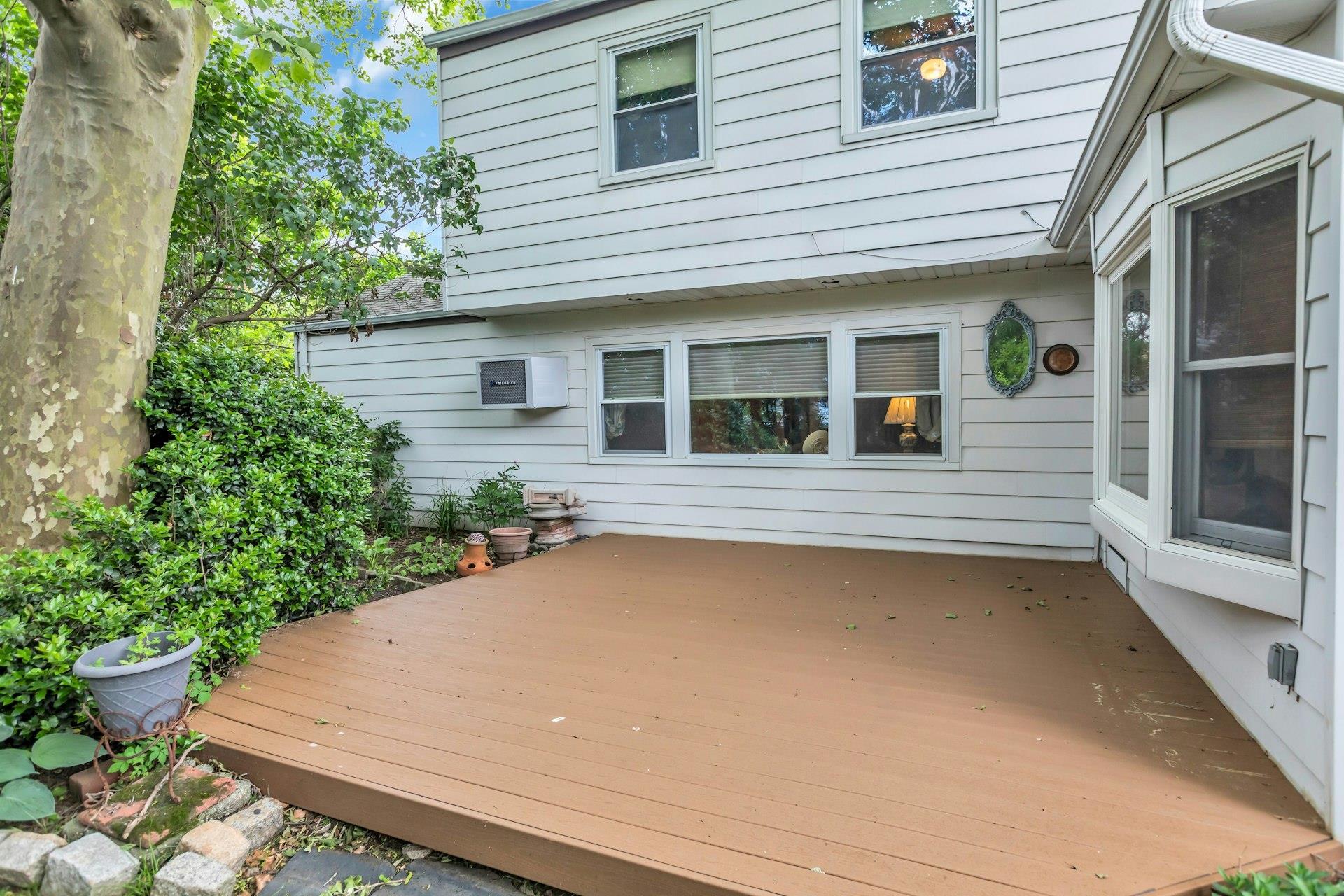 Single Family Warren  Nassau County, NY 11803, MLS-864219-28
