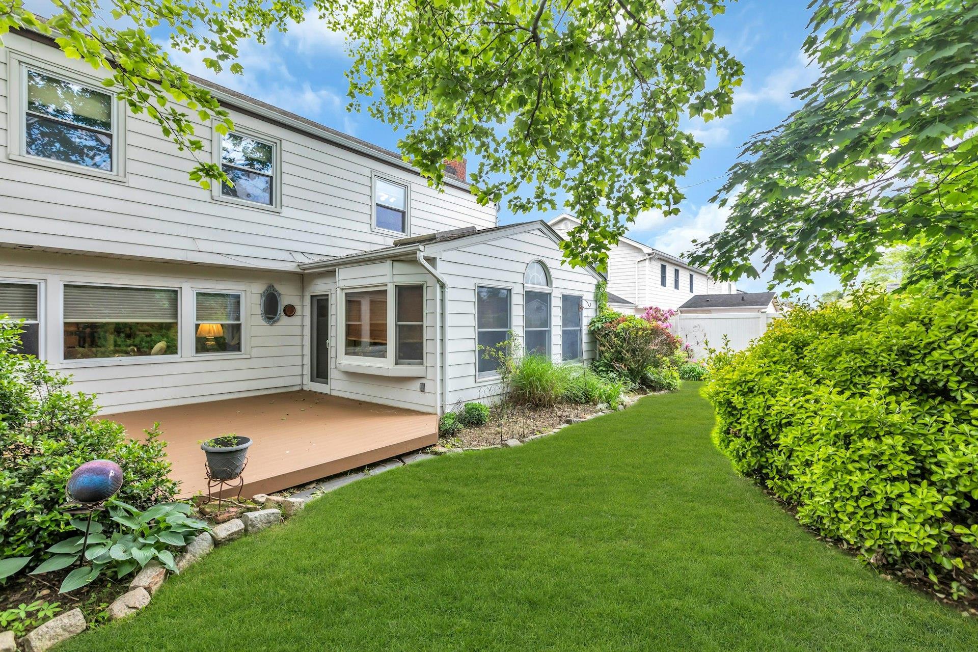 Single Family Warren  Nassau County, NY 11803, MLS-864219-31