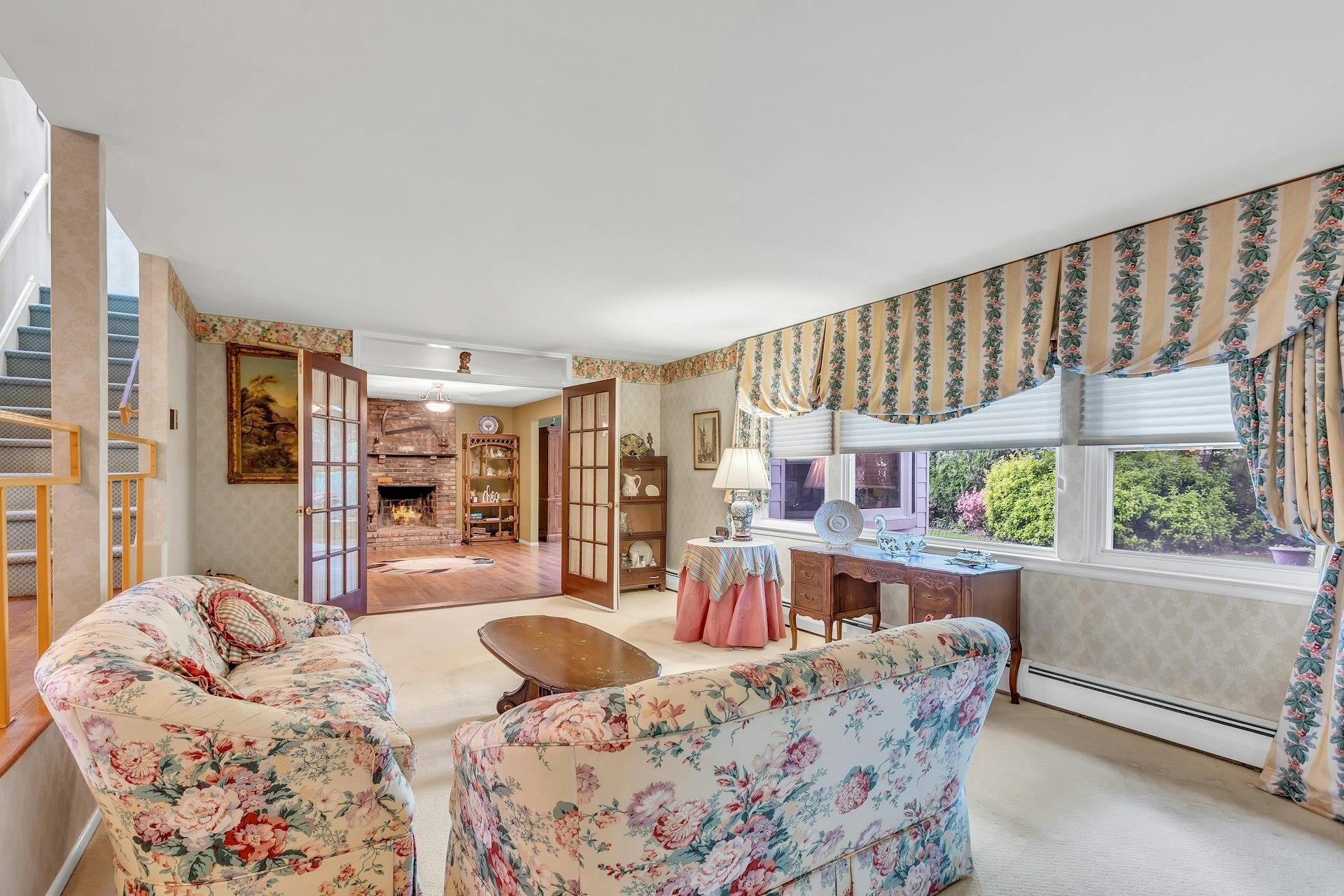 Single Family Warren  Nassau County, NY 11803, MLS-864219-4