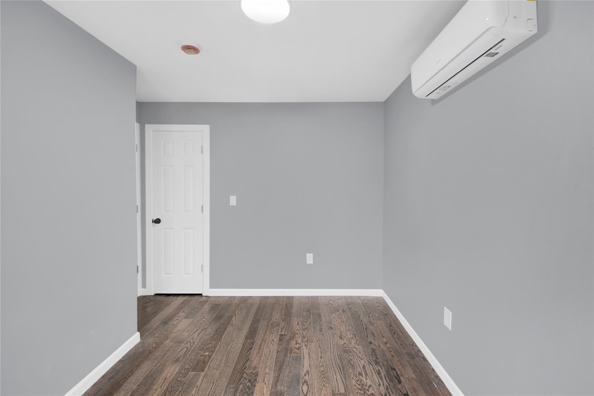 Single Family Terrace  Bronx, NY 10464, MLS-864237-13