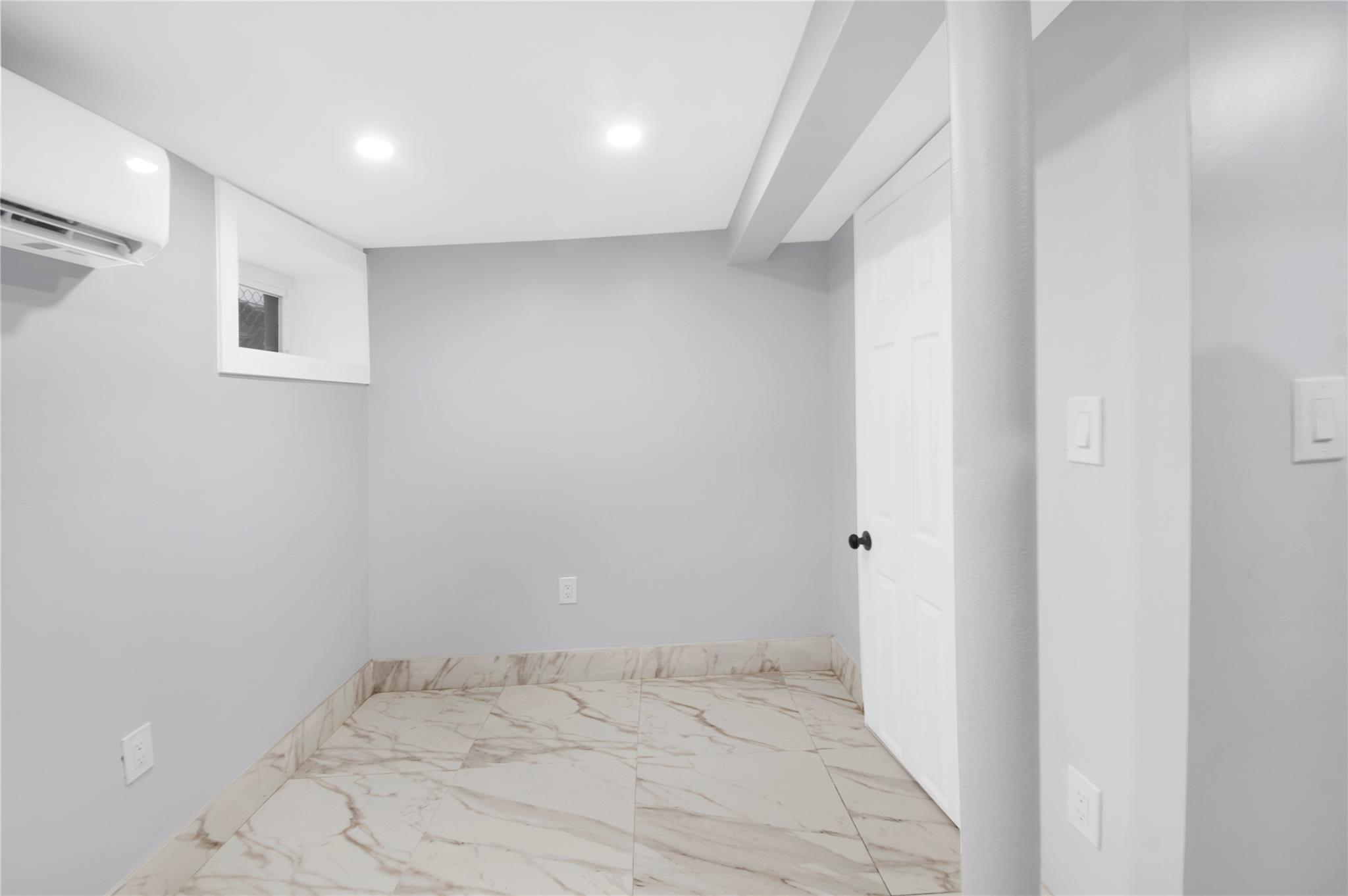 Single Family Terrace  Bronx, NY 10464, MLS-864237-16