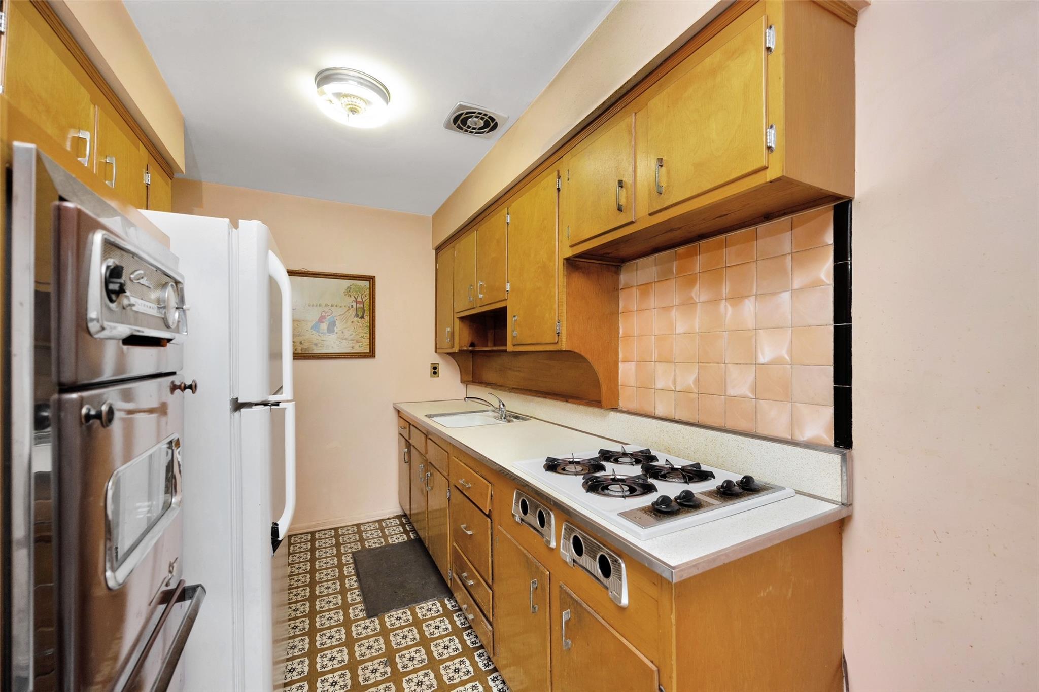 Single Family 53rd  Queens, NY 11378, MLS-864259-8