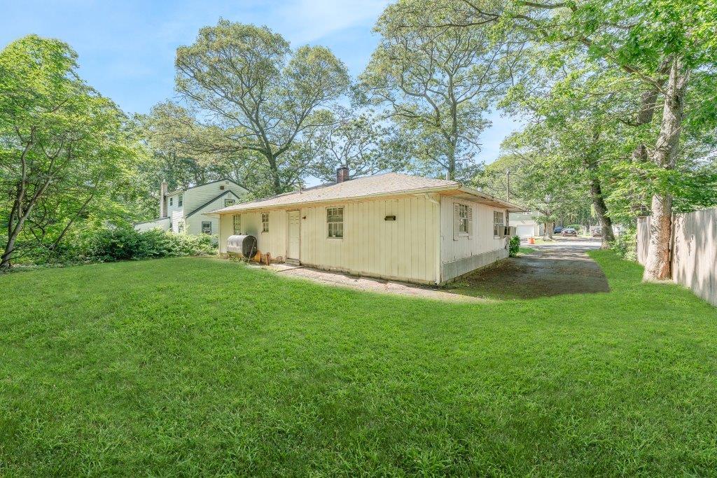 Single Family Norfleet  Suffolk County, NY 11727, MLS-864273-4