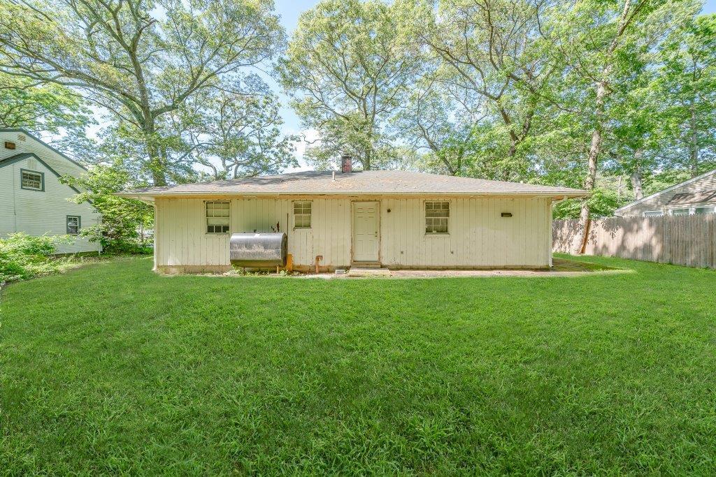 Single Family Norfleet  Suffolk County, NY 11727, MLS-864273-5