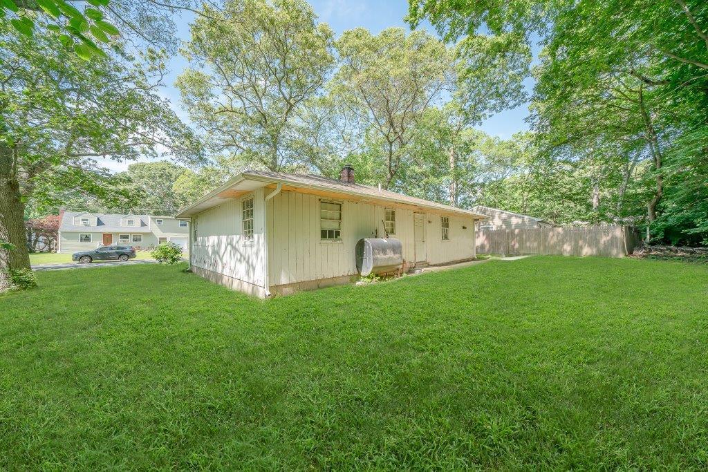 Single Family Norfleet  Suffolk County, NY 11727, MLS-864273-6