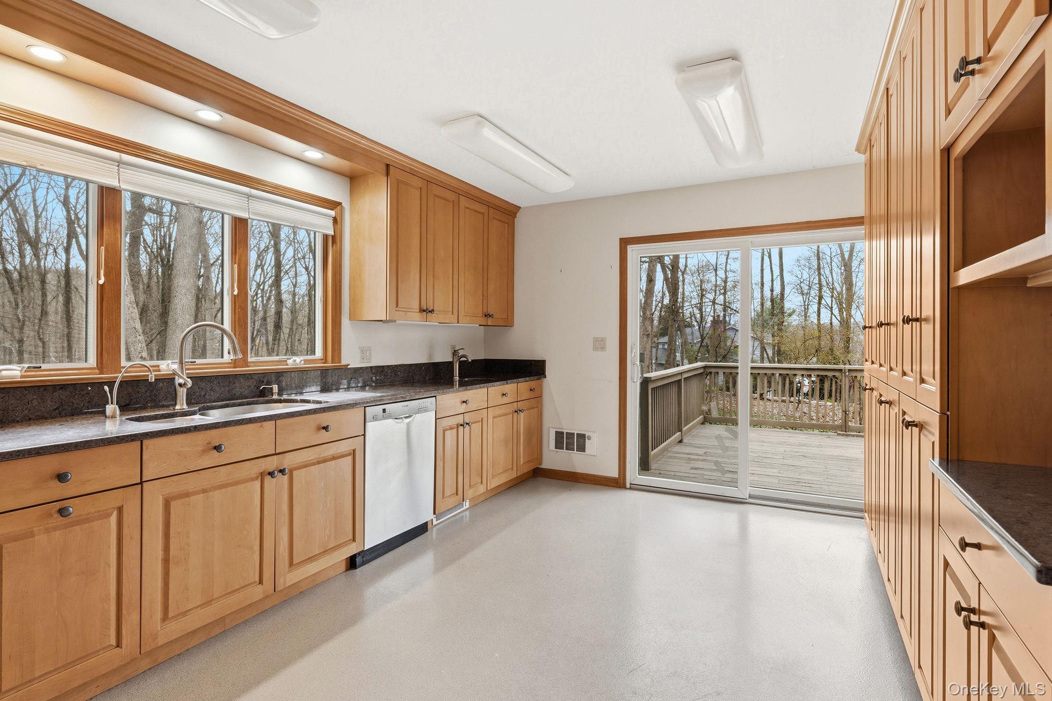 Single Family Croton Lake  Westchester County, NY 10598, MLS-864328-11