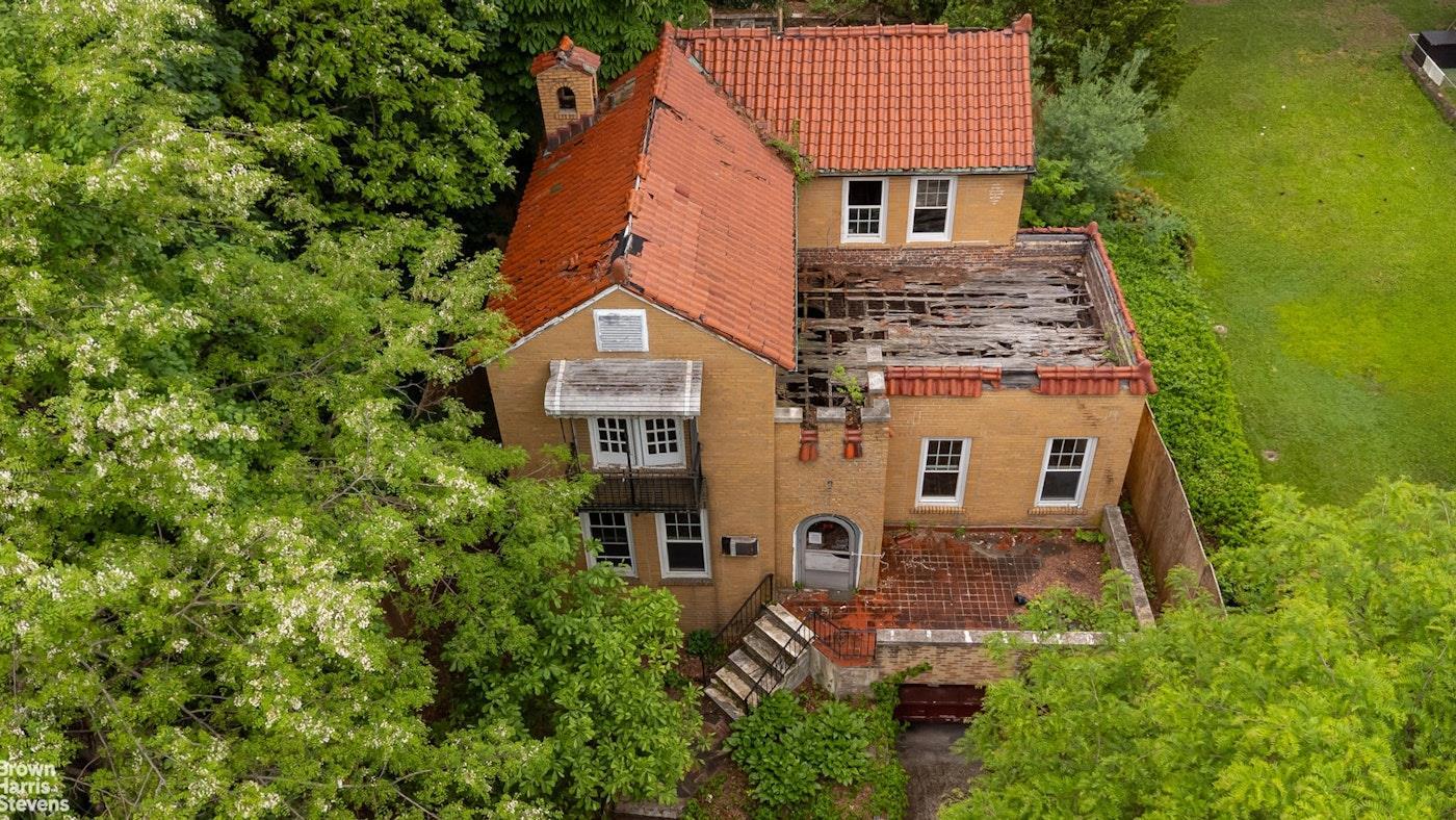Single Family Netherland  Bronx, NY 10463, MLS-864338-3