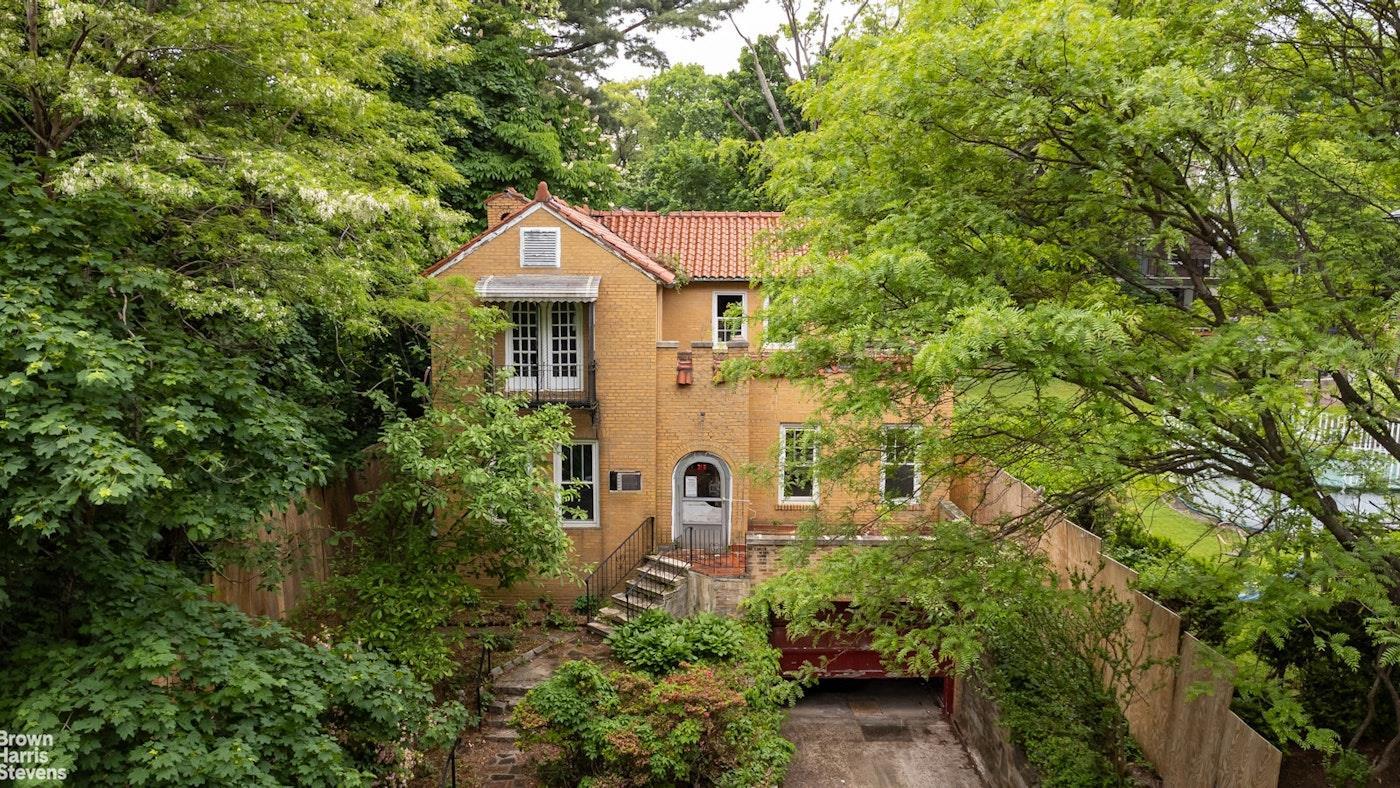 Single Family Netherland  Bronx, NY 10463, MLS-864338-5