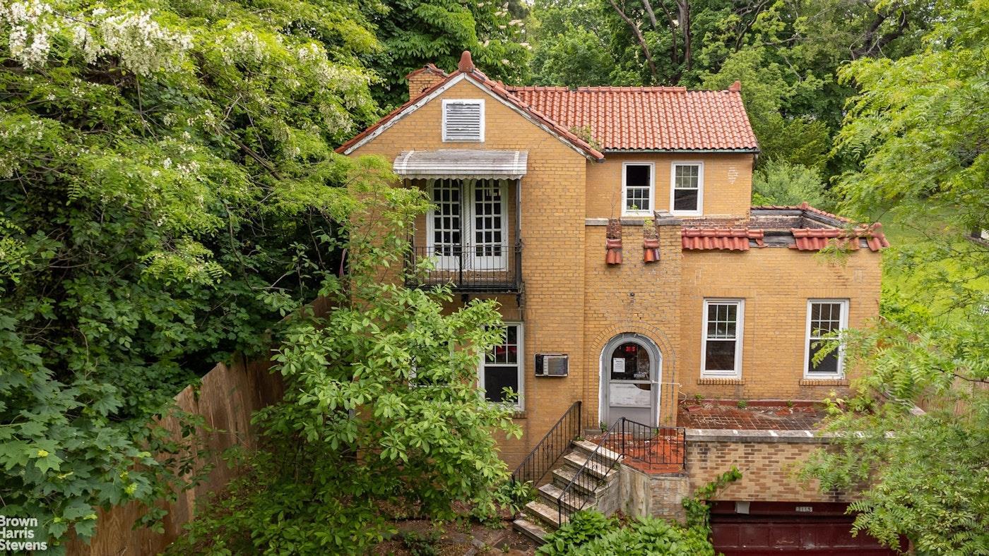 Single Family Netherland  Bronx, NY 10463, MLS-864338-6