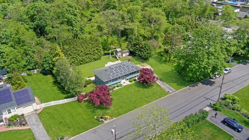 Single Family Highview  Suffolk County, NY 11719, MLS-864371-13