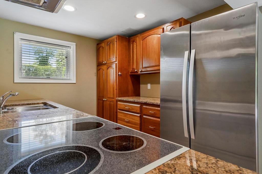 Single Family Highview  Suffolk County, NY 11719, MLS-864371-4