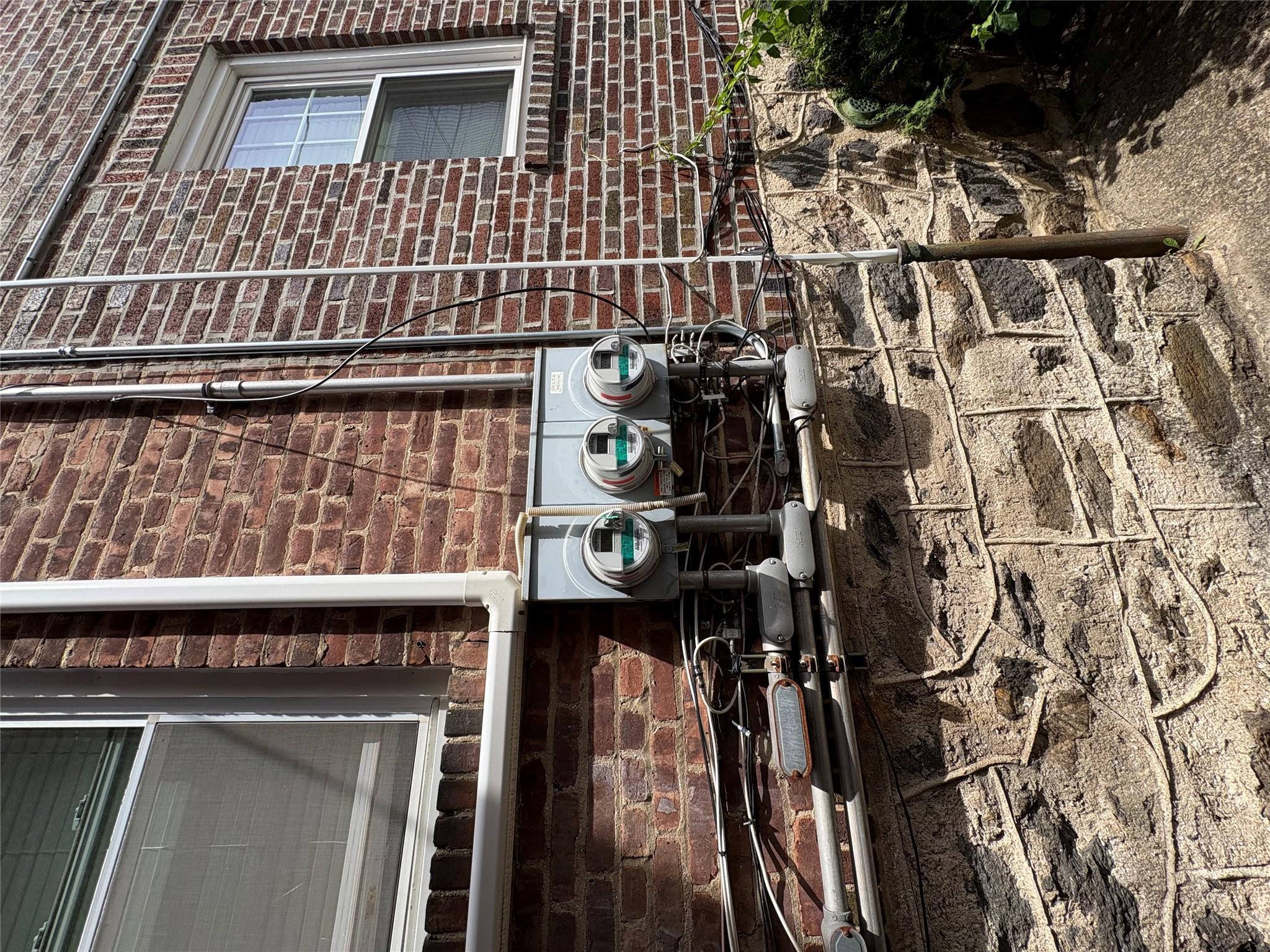 Single Family Oneida  Bronx, NY 10470, MLS-864384-3