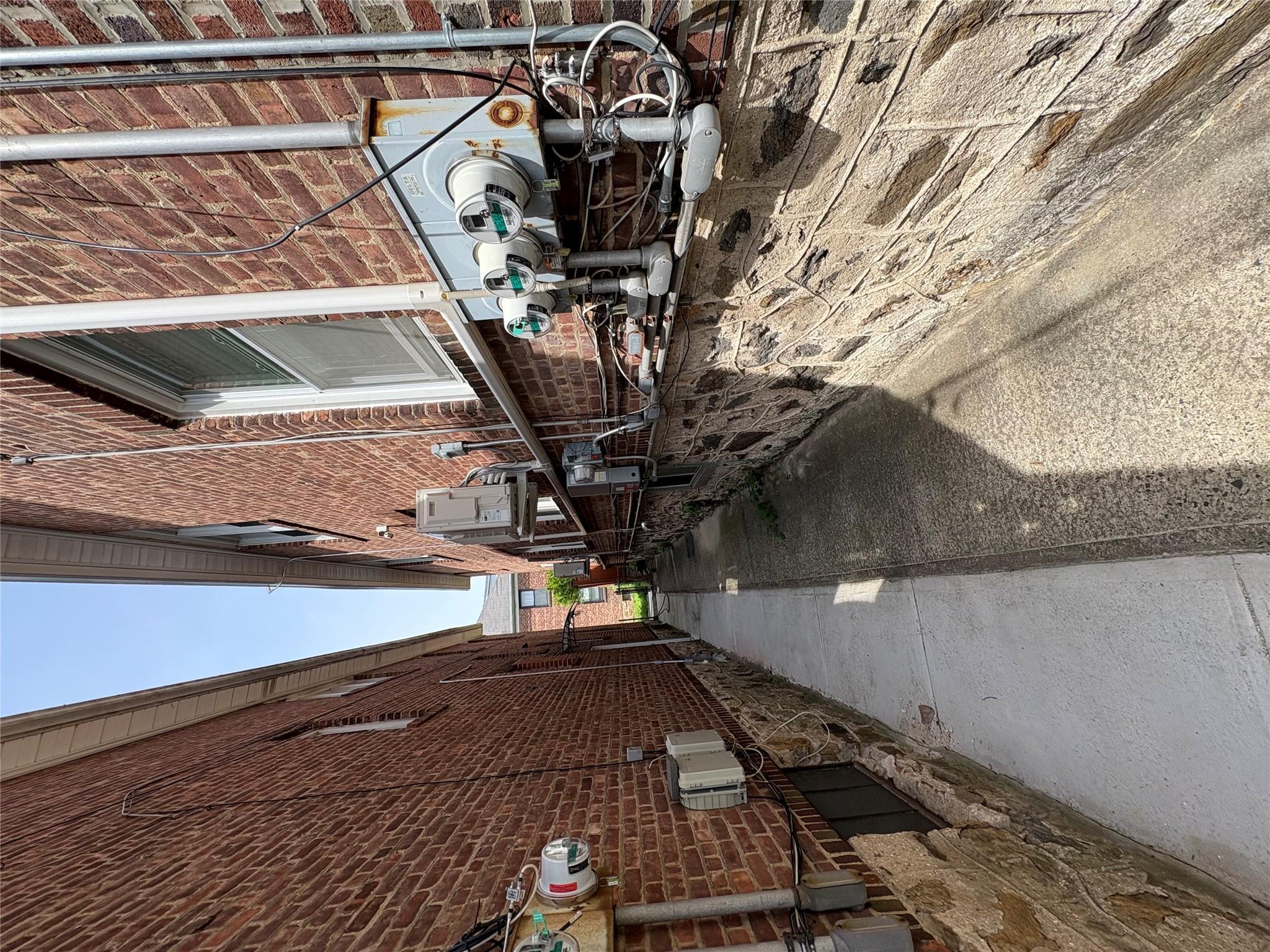 Single Family Oneida  Bronx, NY 10470, MLS-864384-4