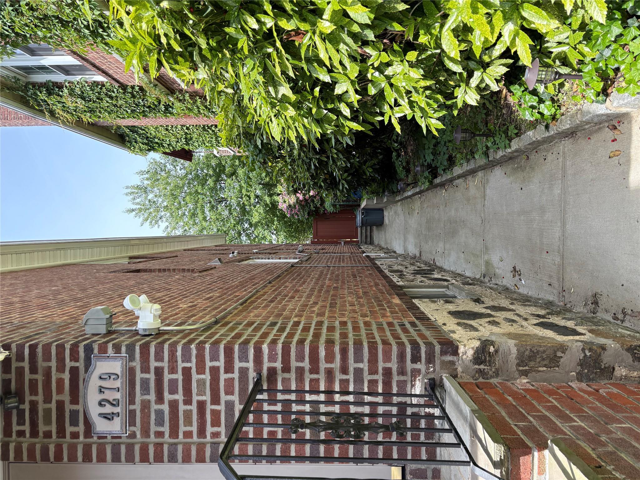 Single Family Oneida  Bronx, NY 10470, MLS-864384-6