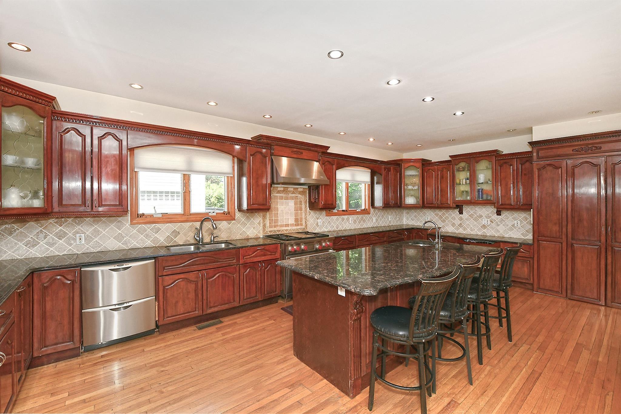 Single Family Sandy  Nassau County, NY 11530, MLS-864393-10