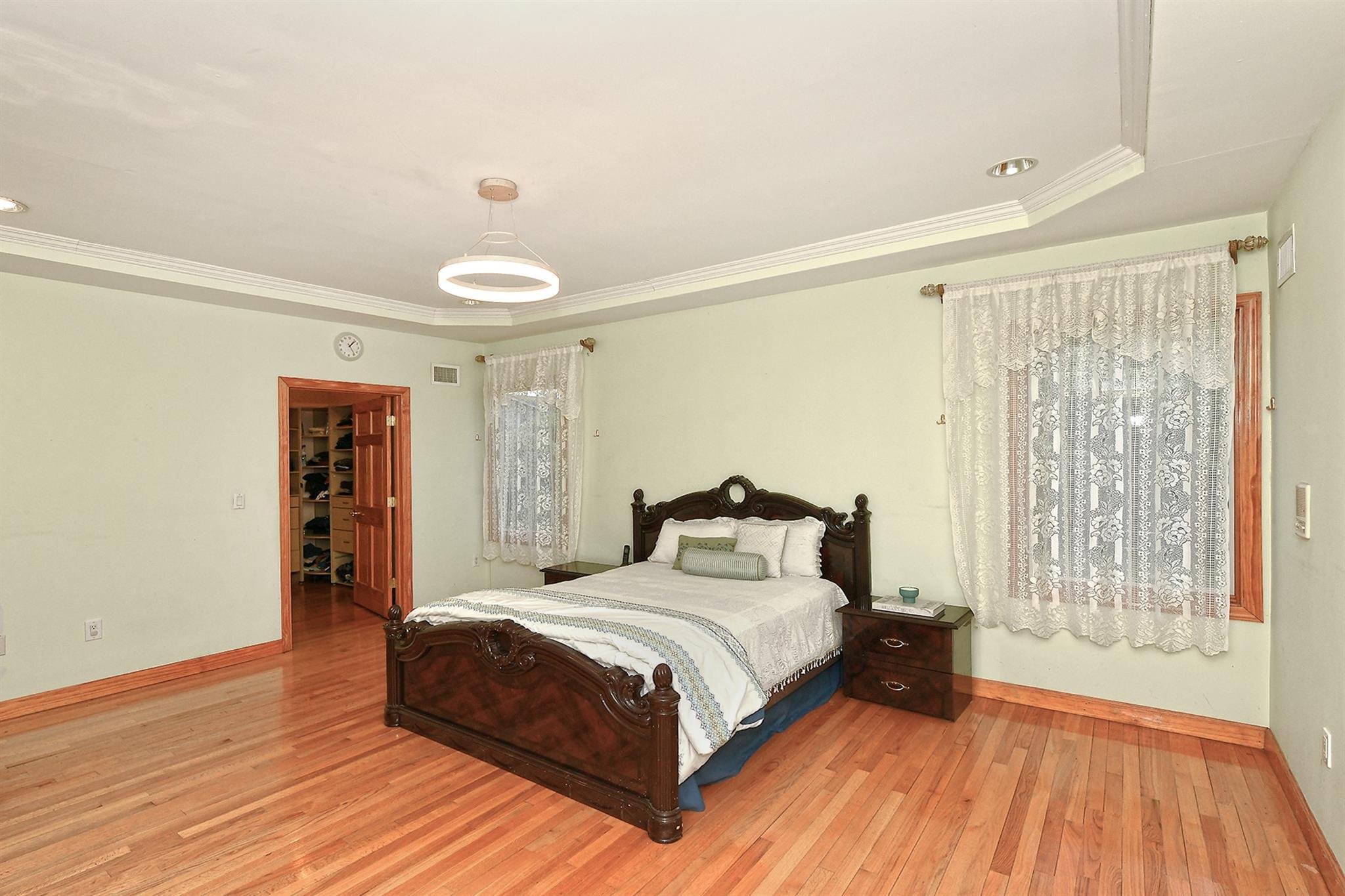 Single Family Sandy  Nassau County, NY 11530, MLS-864393-16
