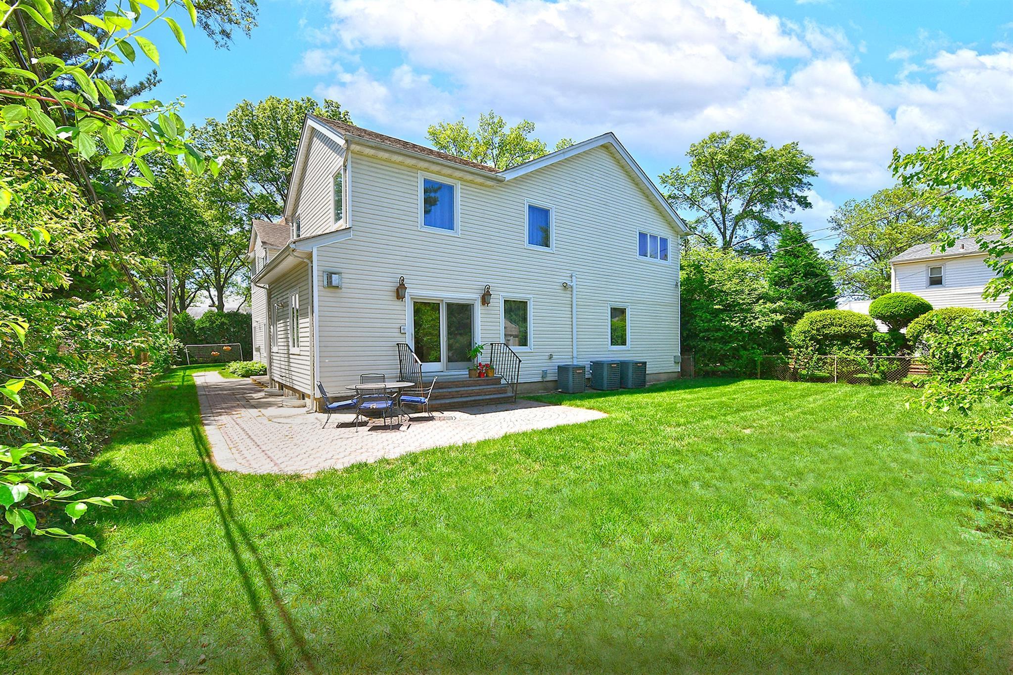 Single Family Sandy  Nassau County, NY 11530, MLS-864393-32