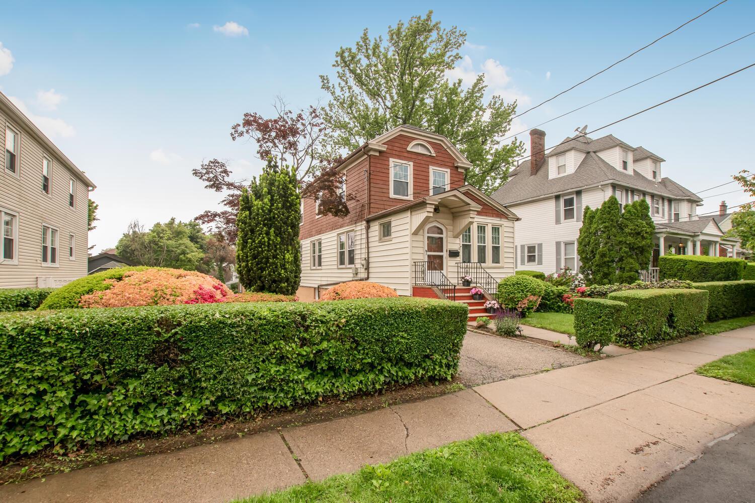 Single Family Lee  Westchester County, NY 10705, MLS-864412-40