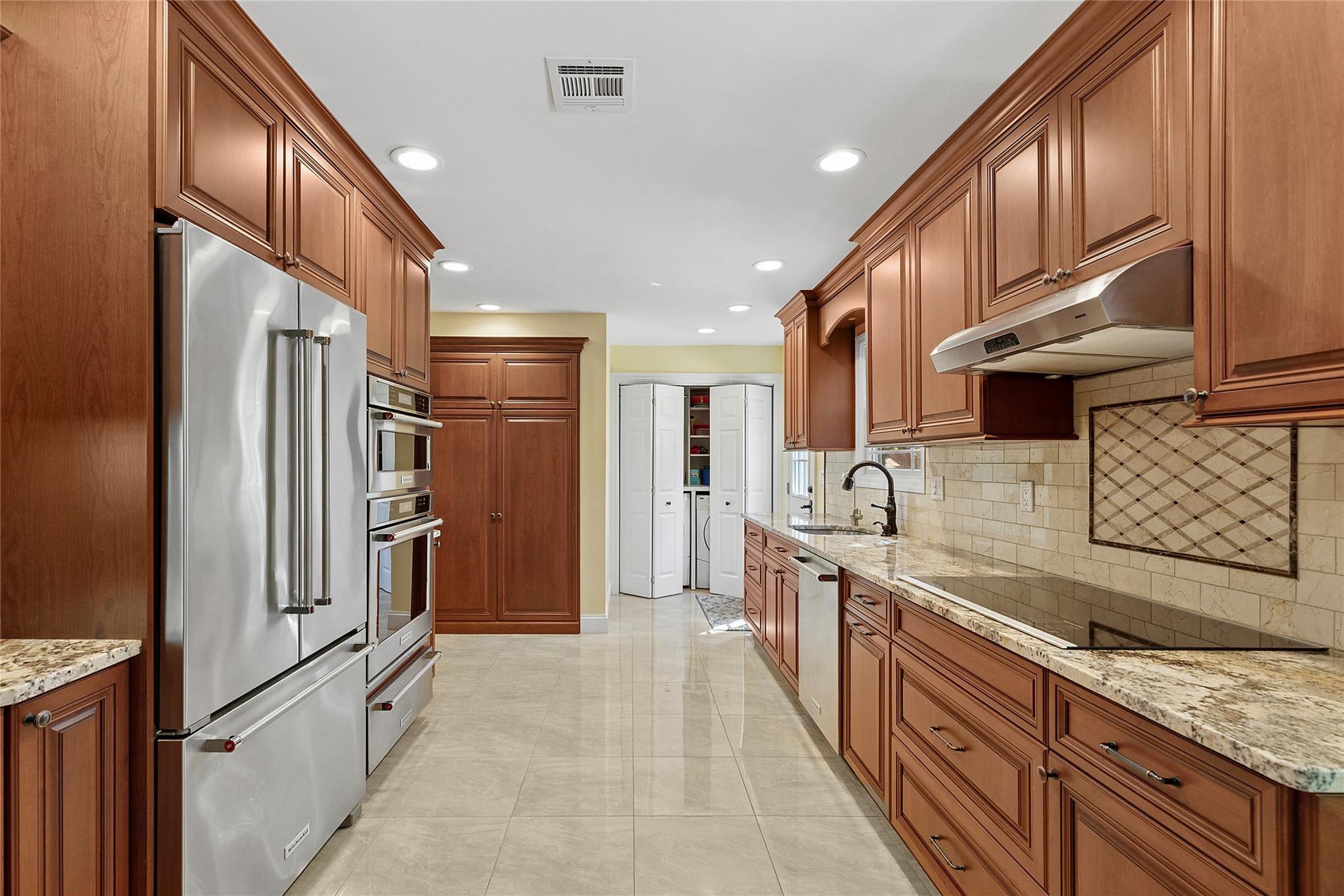 Single Family Lt John Olsen  Suffolk County, NY 11780, MLS-864417-6