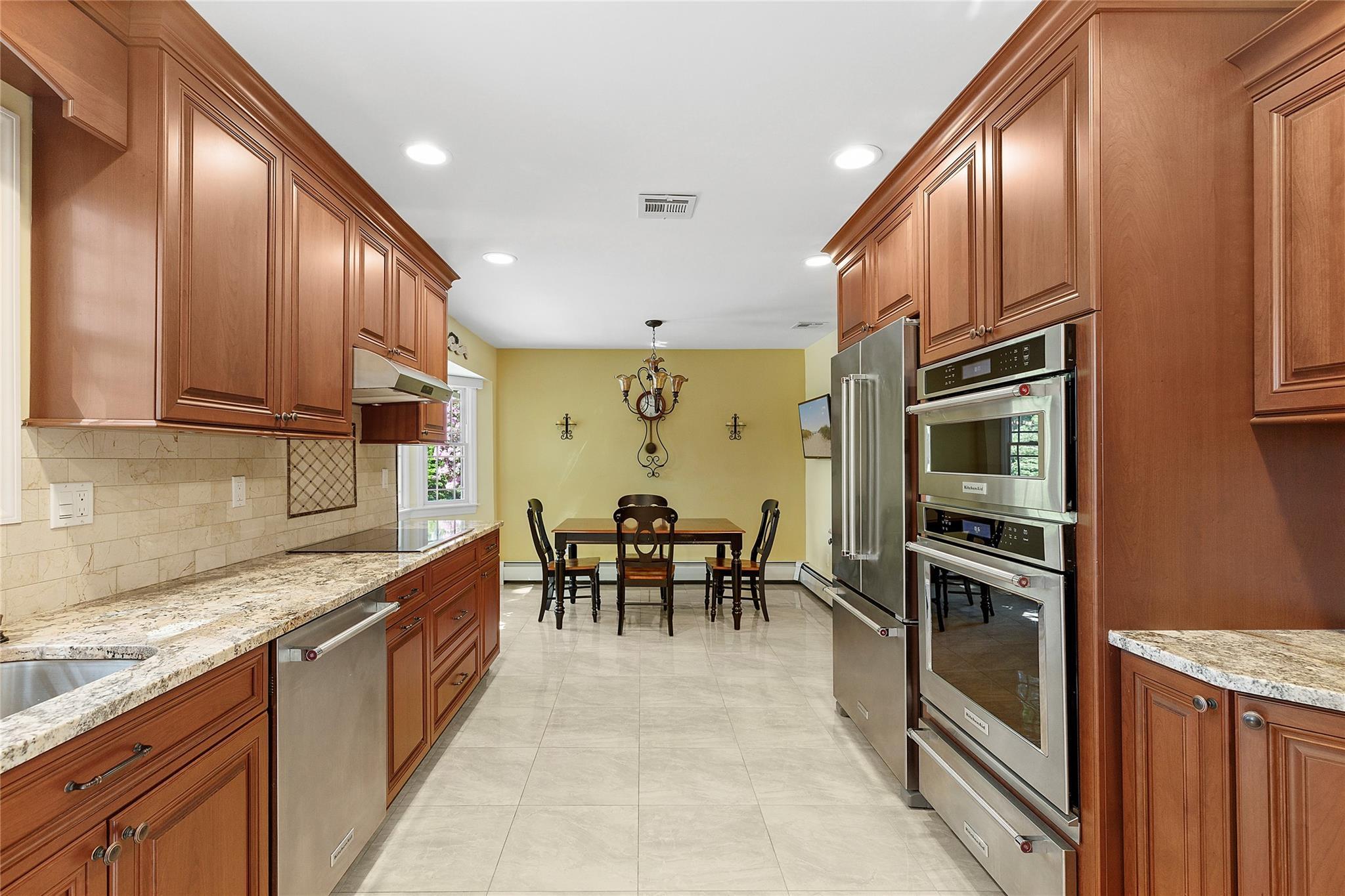 Single Family Lt John Olsen  Suffolk County, NY 11780, MLS-864417-7