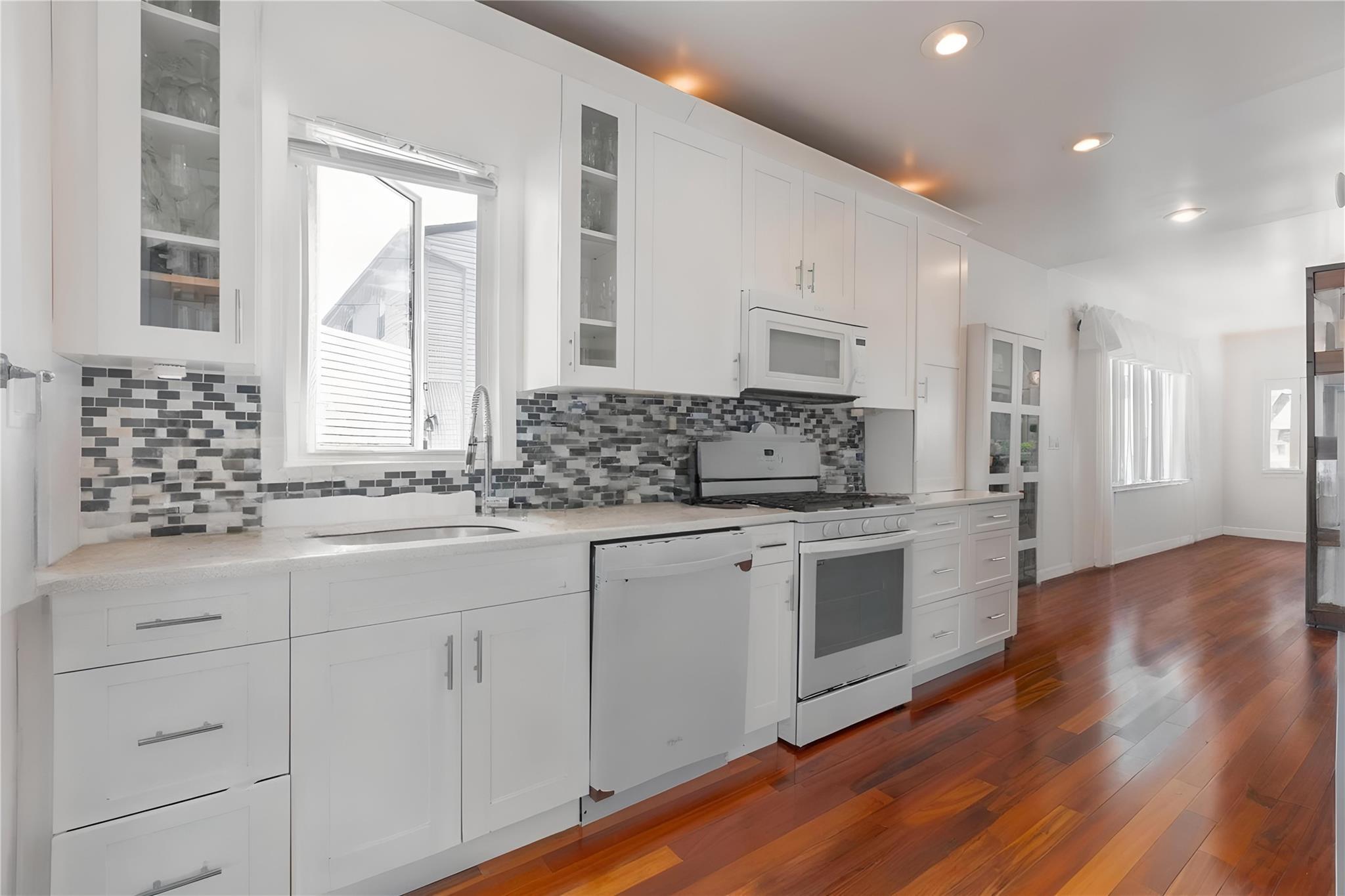 Single Family Bay  Suffolk County, NY 11795, MLS-864420-10