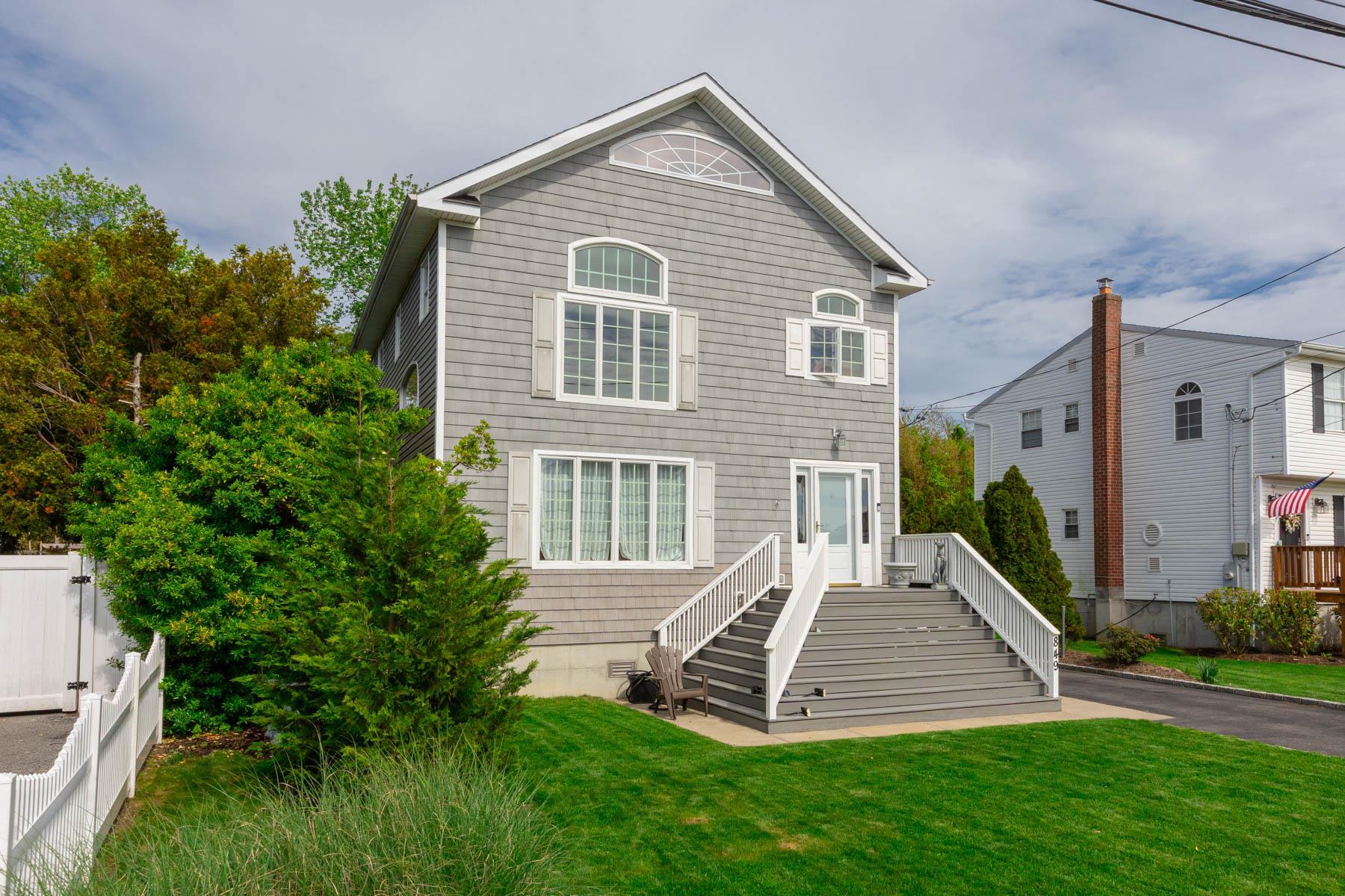 Single Family Bay  Suffolk County, NY 11795, MLS-864420-2