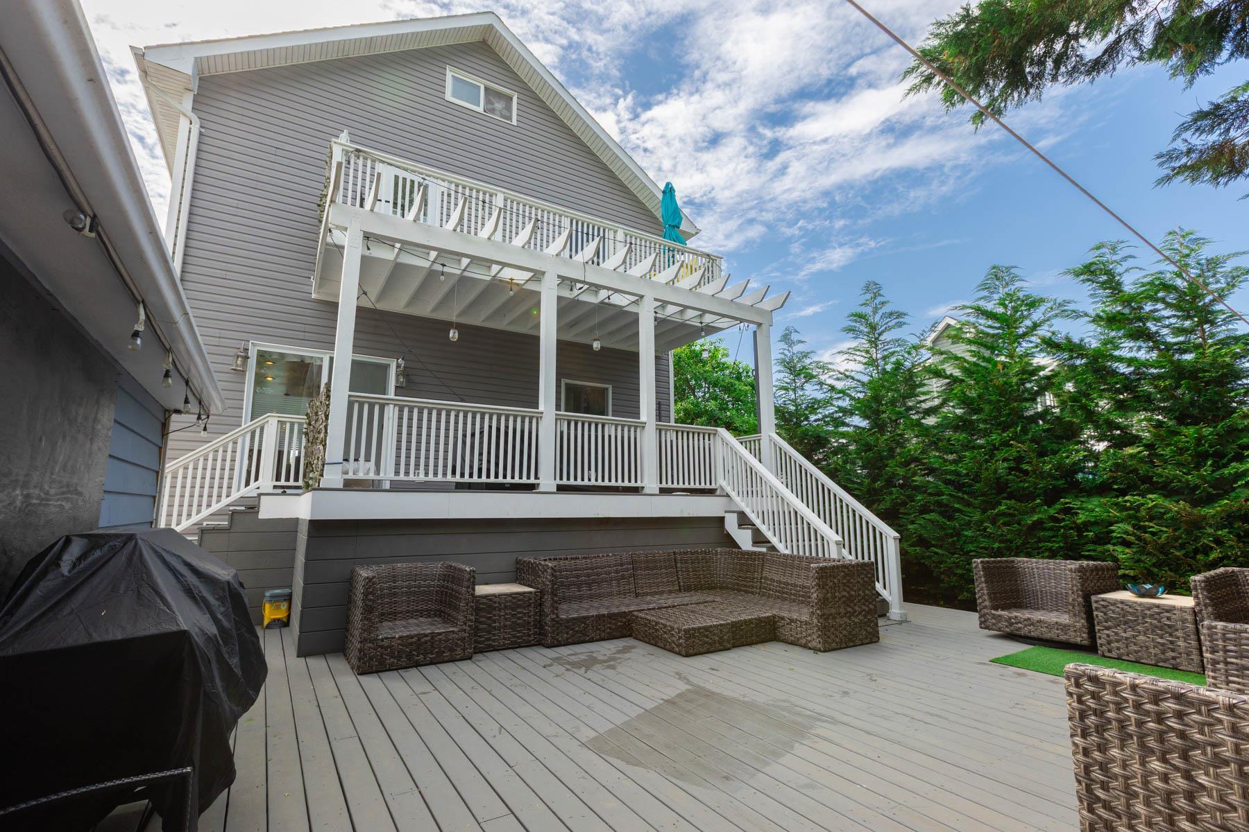 Single Family Bay  Suffolk County, NY 11795, MLS-864420-23