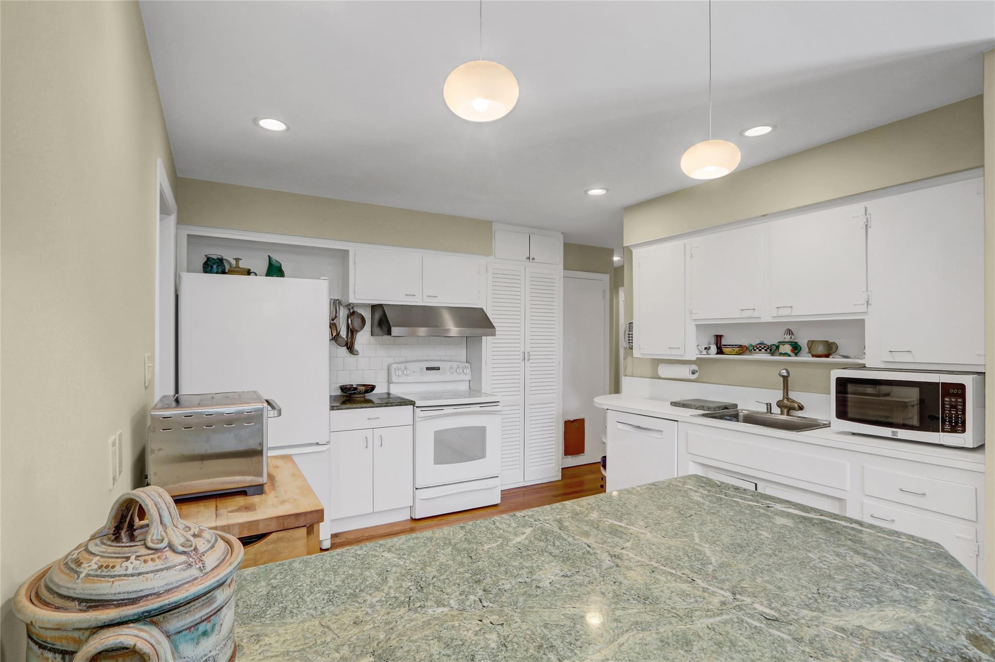 Single Family Exeter  Nassau County, NY 11545, MLS-864434-14