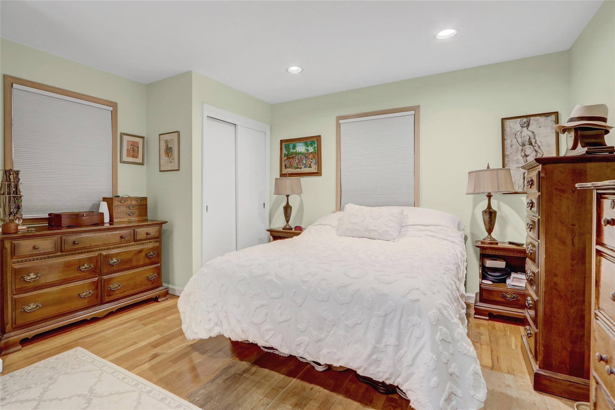 Single Family Exeter  Nassau County, NY 11545, MLS-864434-20