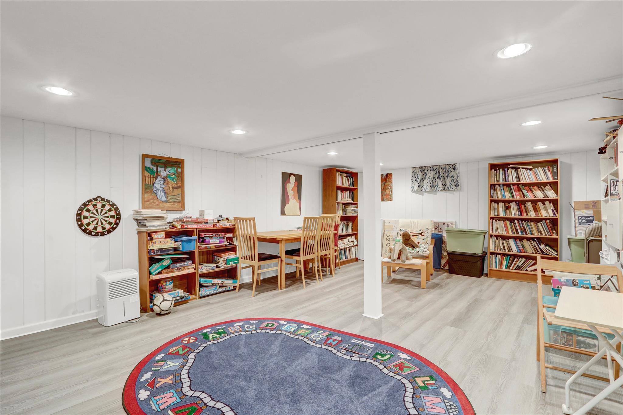 Single Family Exeter  Nassau County, NY 11545, MLS-864434-23