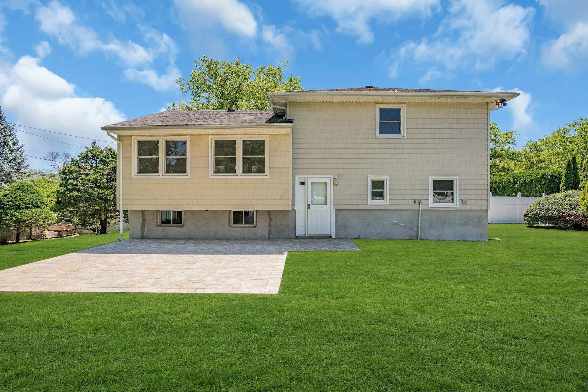 Single Family Pasture  Suffolk County, NY 11725, MLS-864462-25