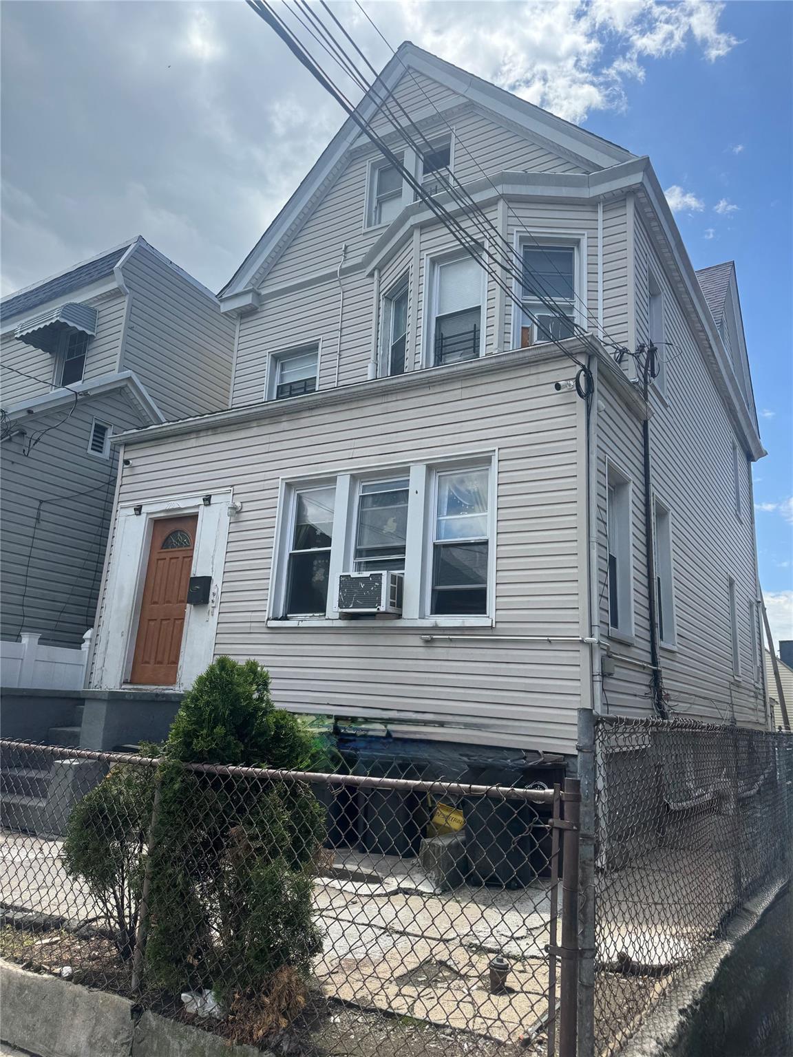 Single Family East 223rd  Bronx, NY 10466, MLS-864466-2