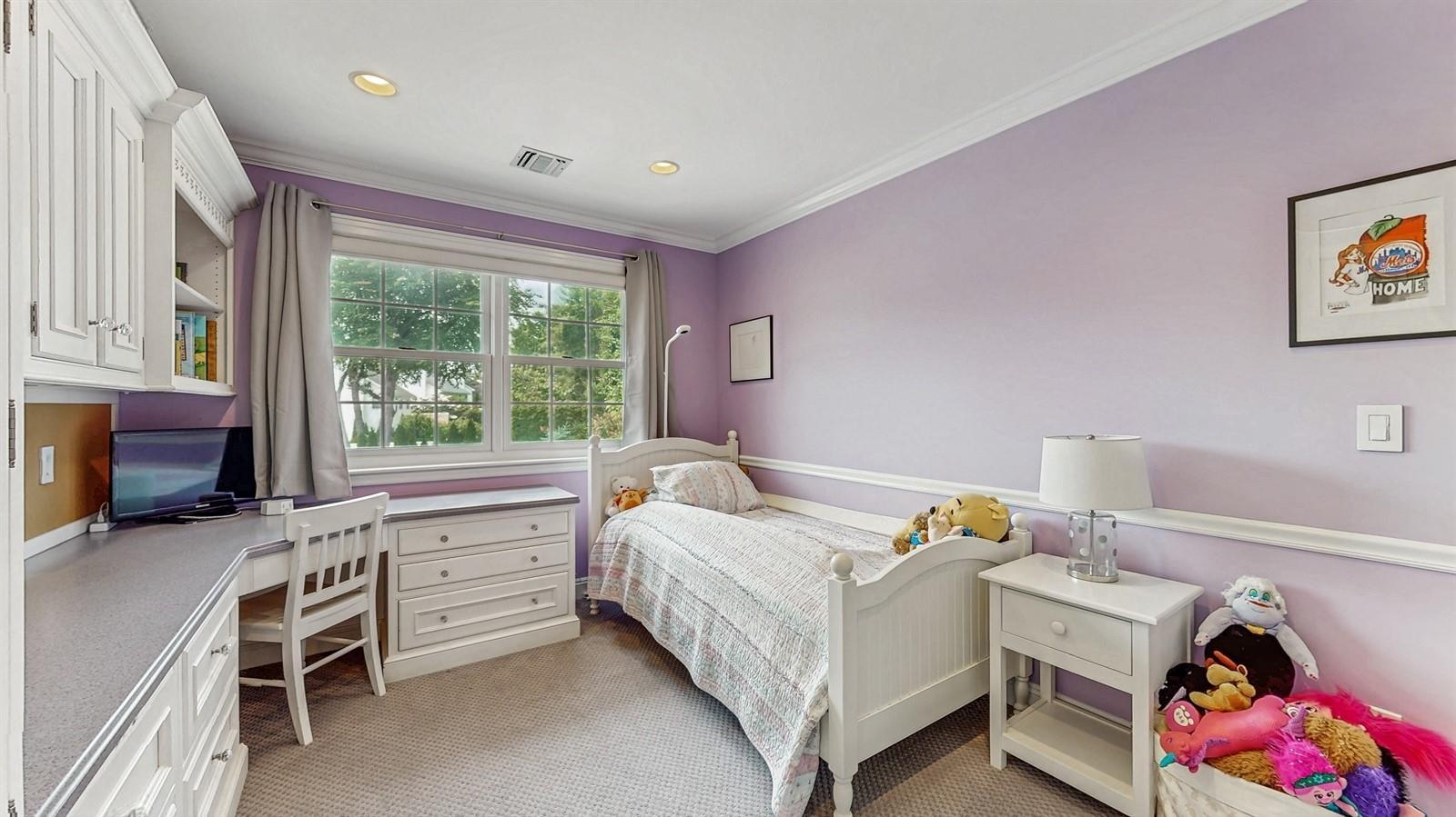 Single Family Long House  Suffolk County, NY 11725, MLS-864471-16