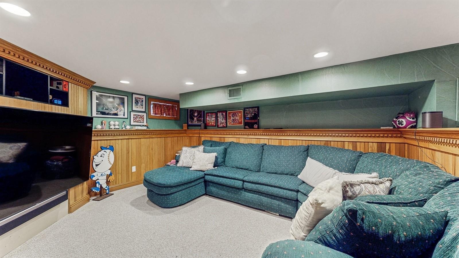 Single Family Long House  Suffolk County, NY 11725, MLS-864471-23
