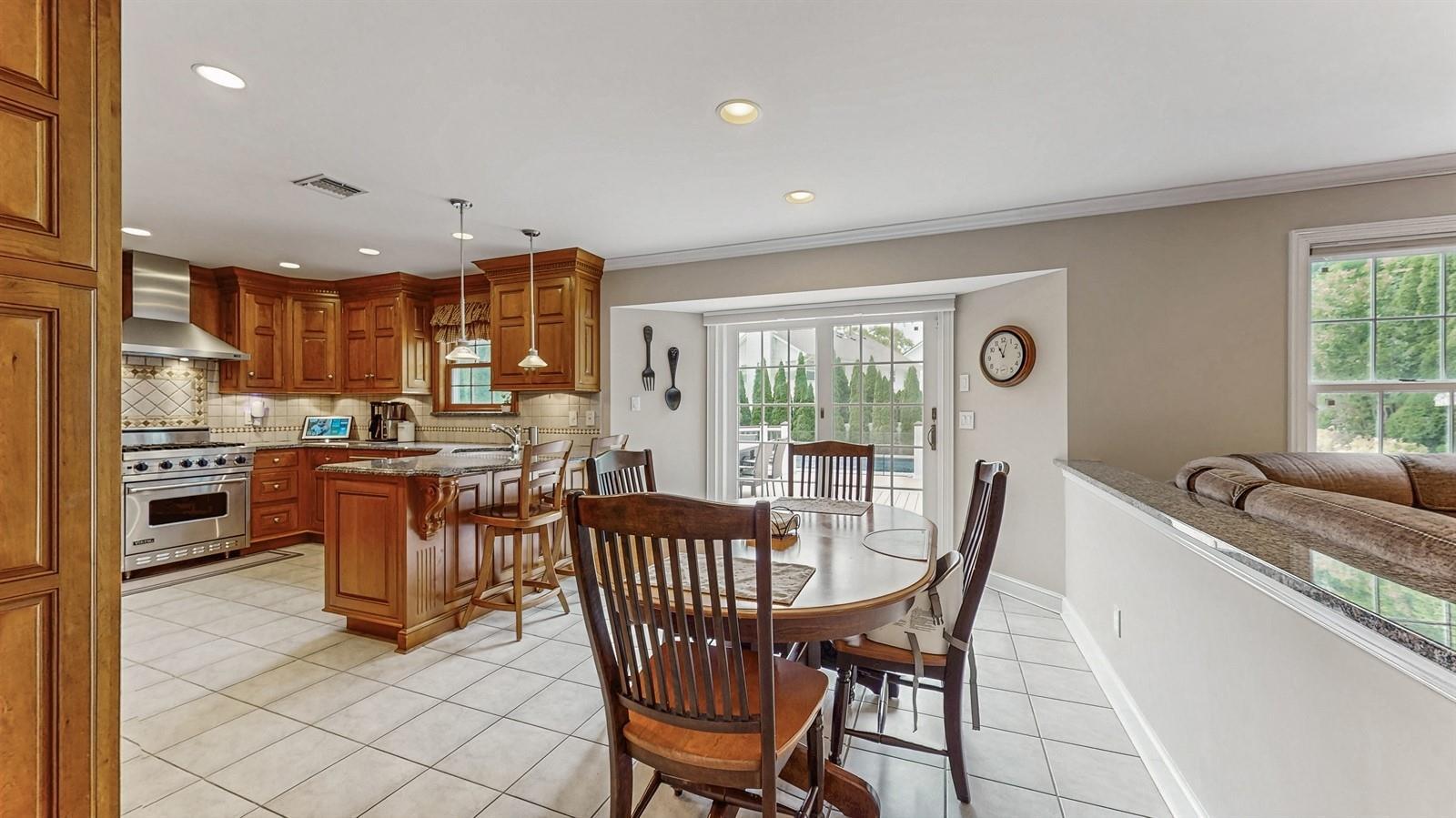 Single Family Long House  Suffolk County, NY 11725, MLS-864471-4