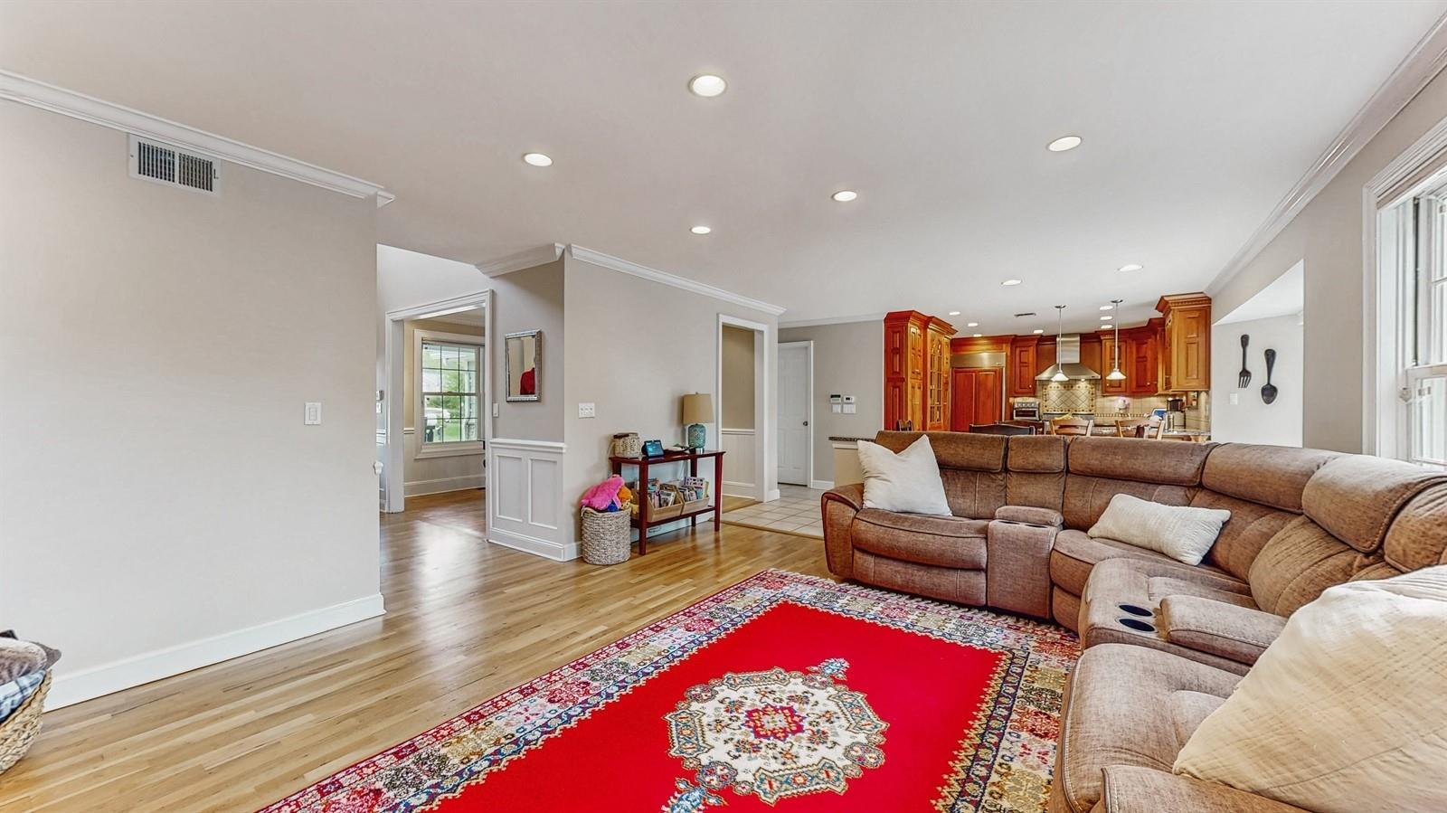 Single Family Long House  Suffolk County, NY 11725, MLS-864471-6