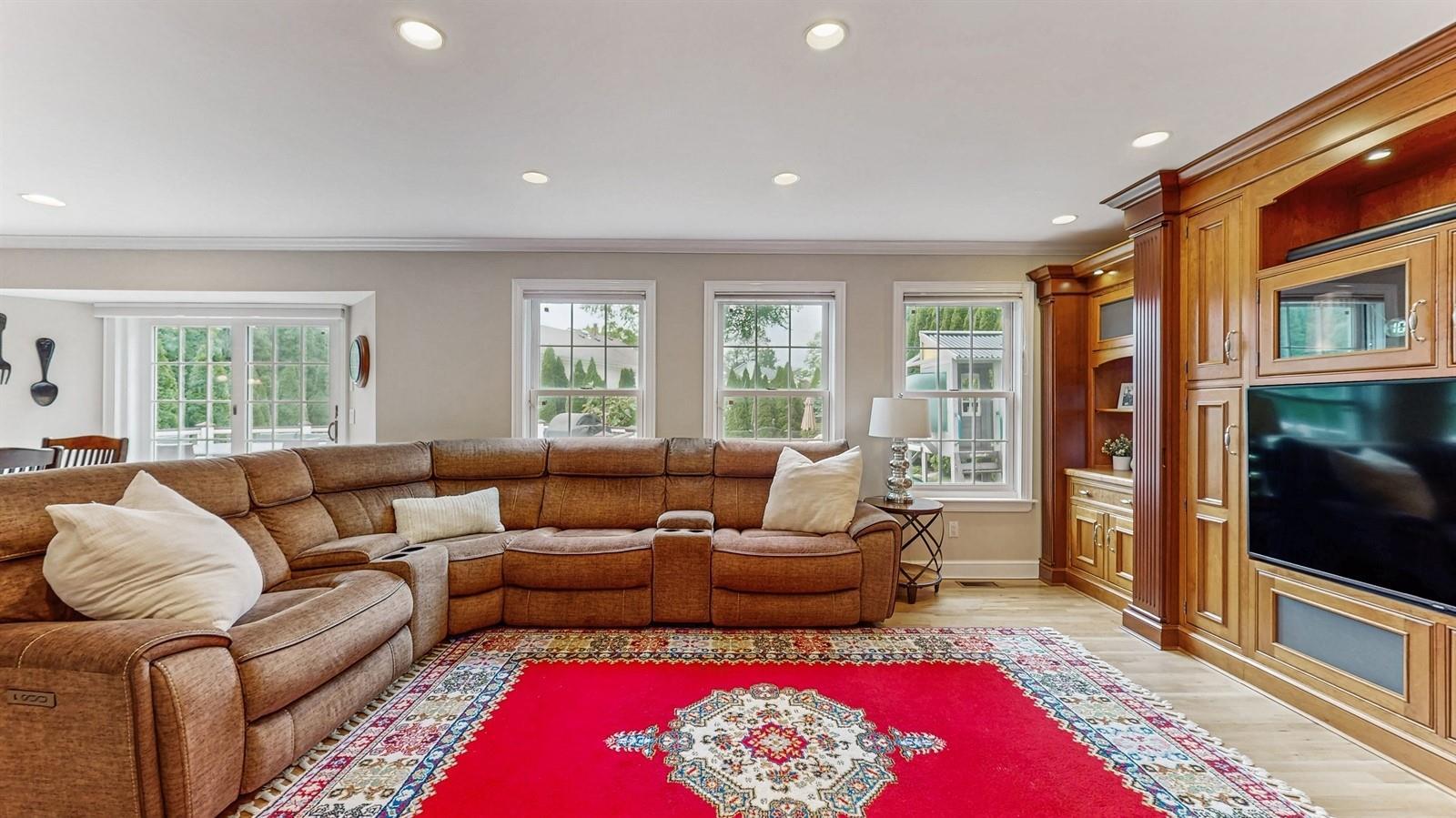 Single Family Long House  Suffolk County, NY 11725, MLS-864471-7